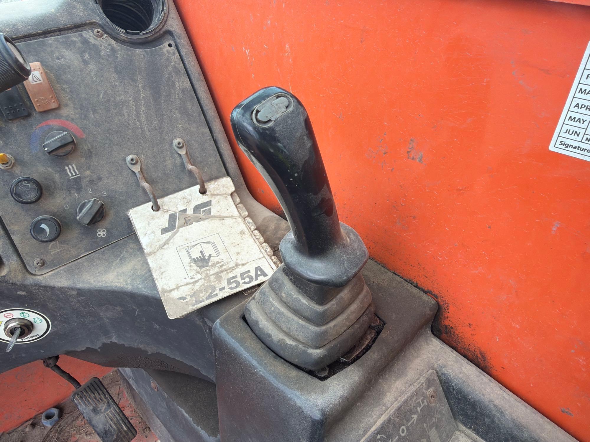 2014 JLG G12-55A