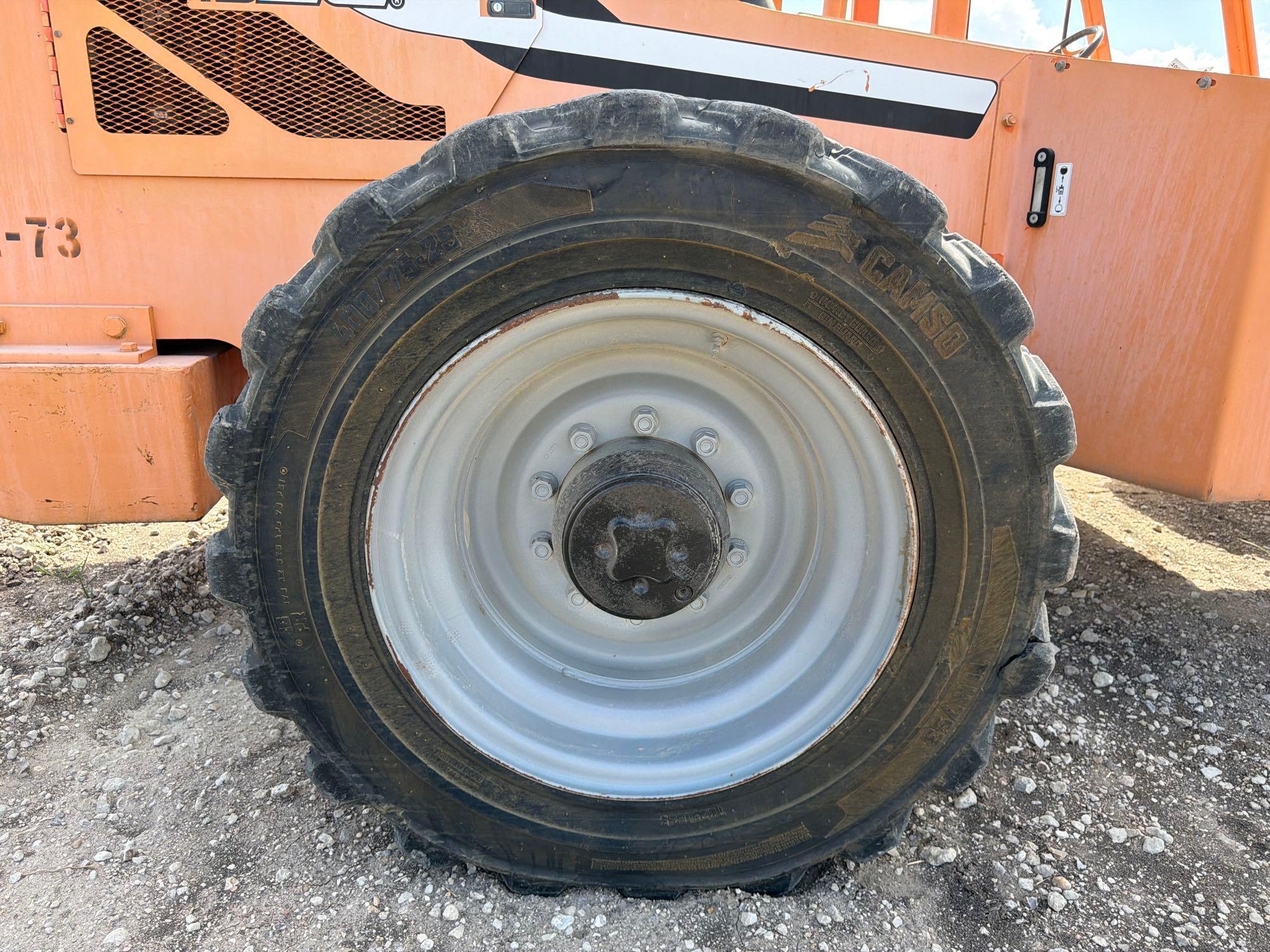 2012 JLG 10054