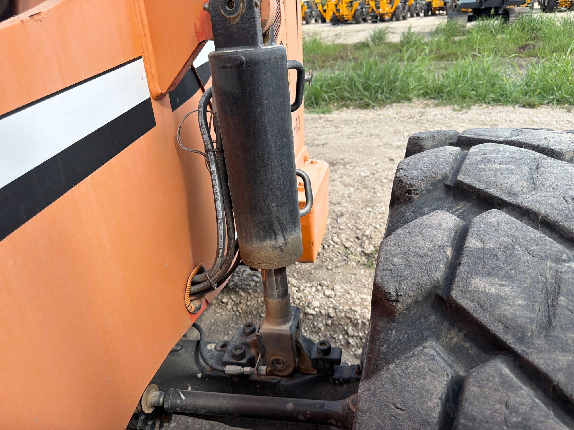 2012 JLG 10054