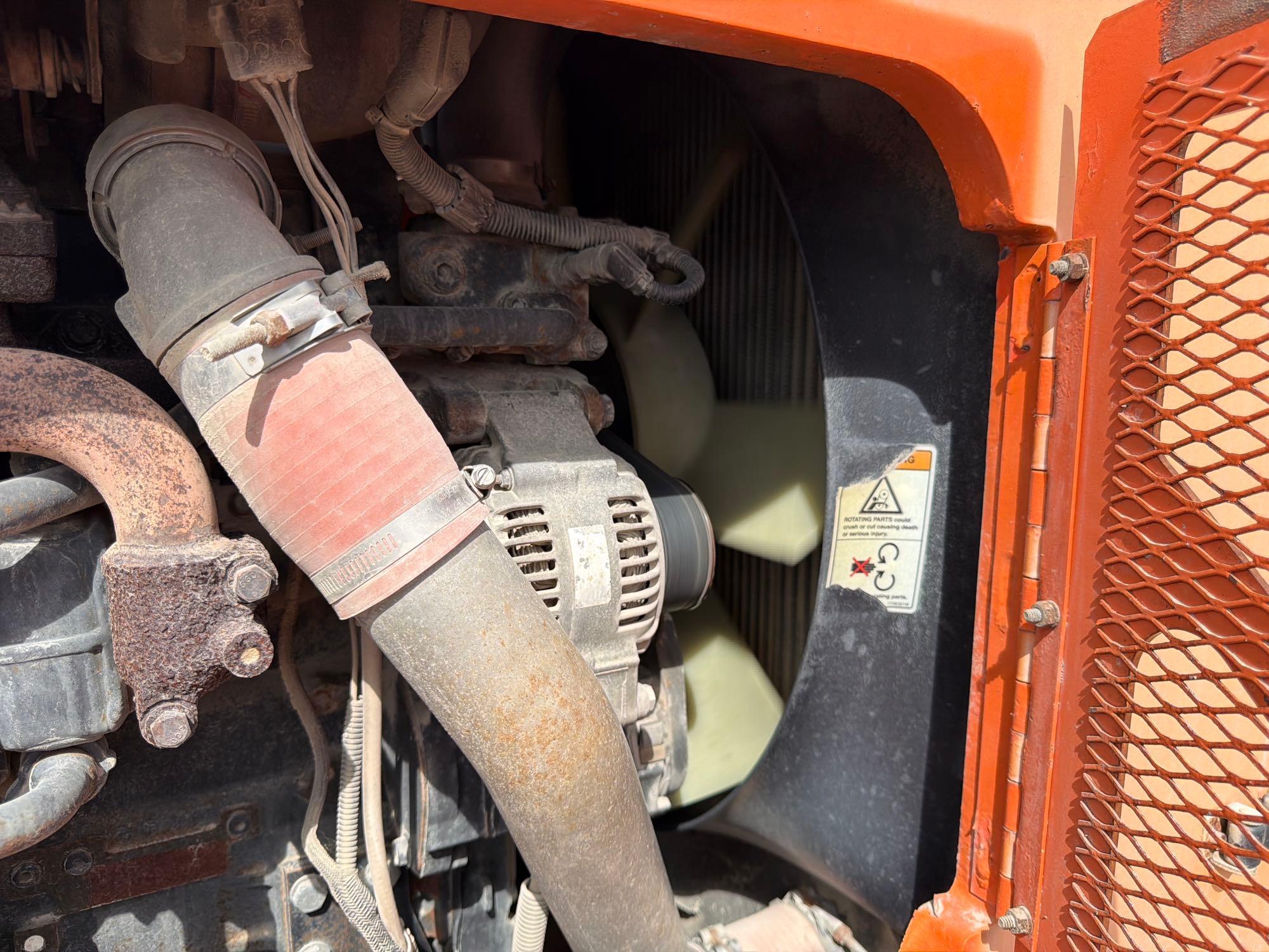 2012 JLG 10054