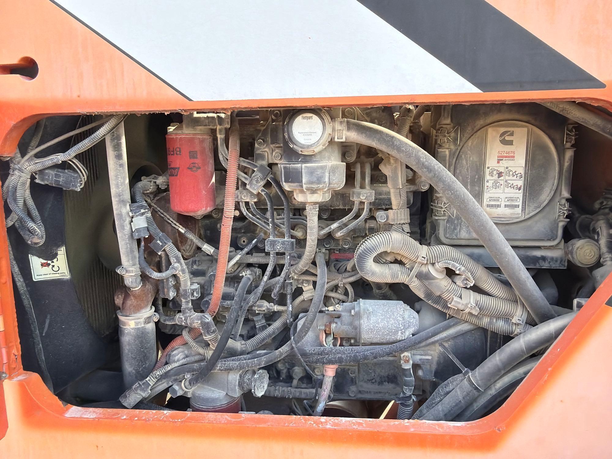 2012 JLG 10054