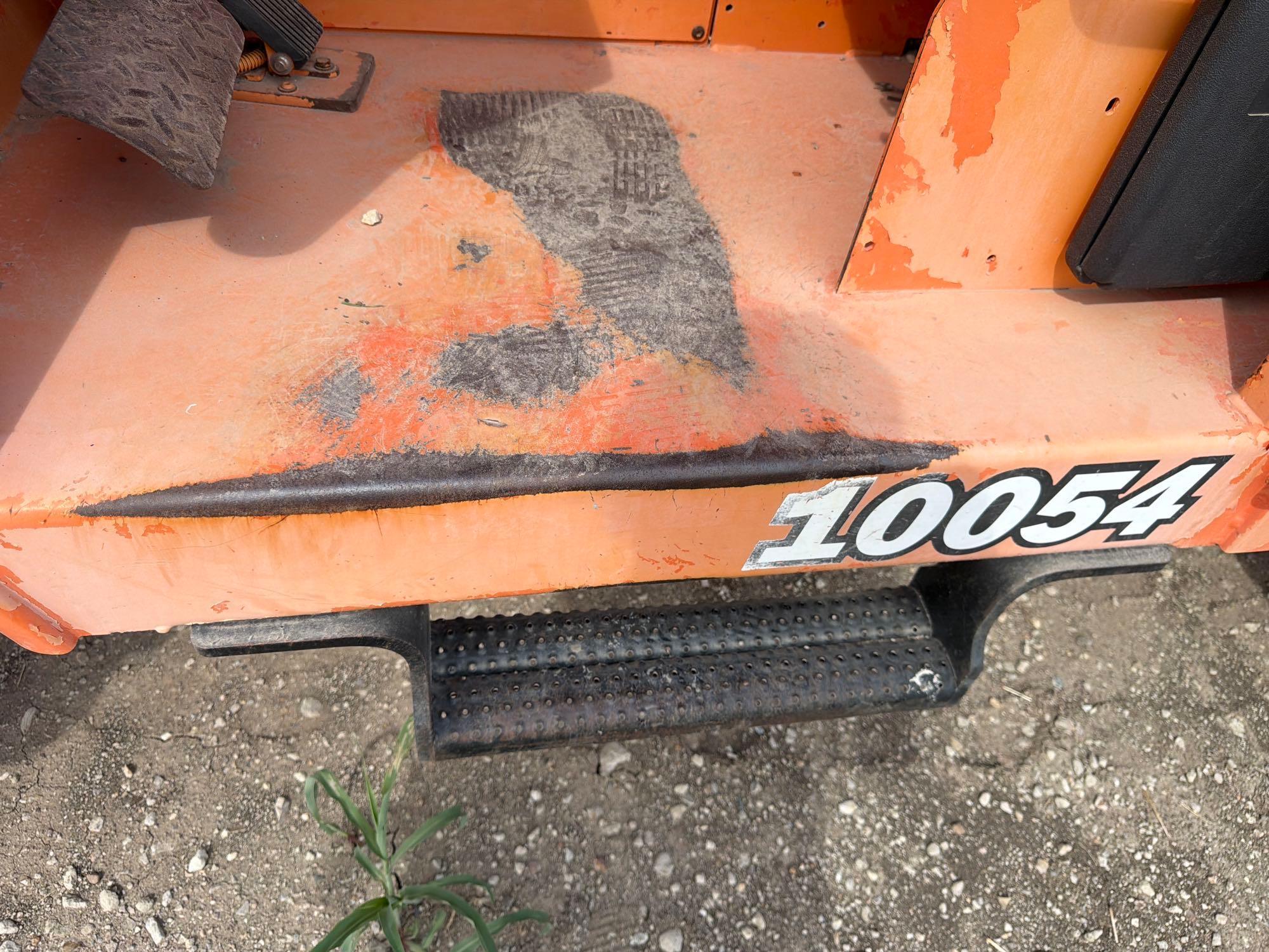 2012 JLG 10054