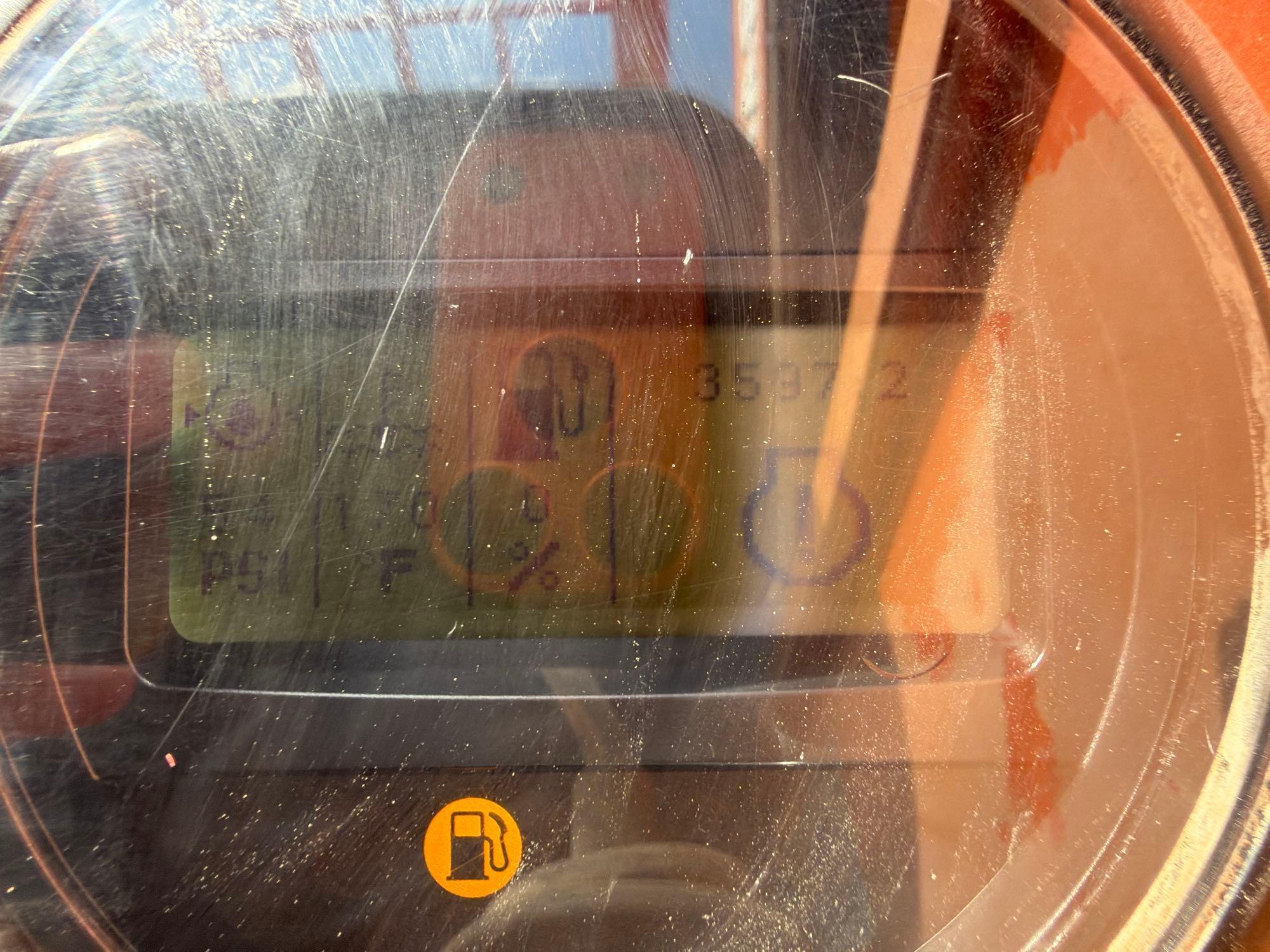 2012 JLG 10054