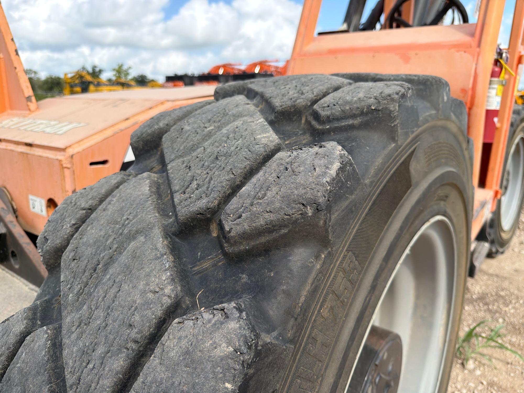 2012 JLG 10054