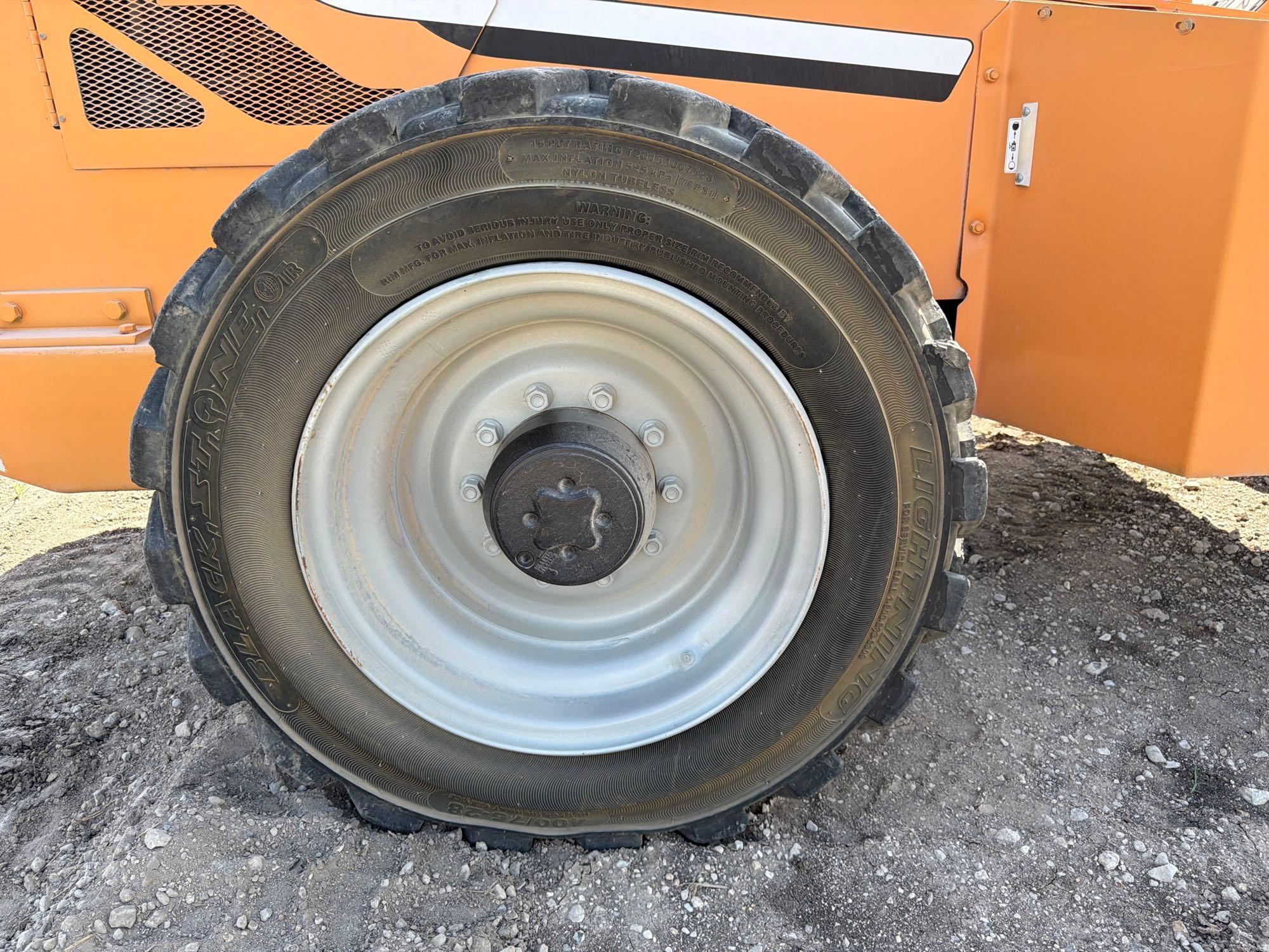 2012 JLG 10054