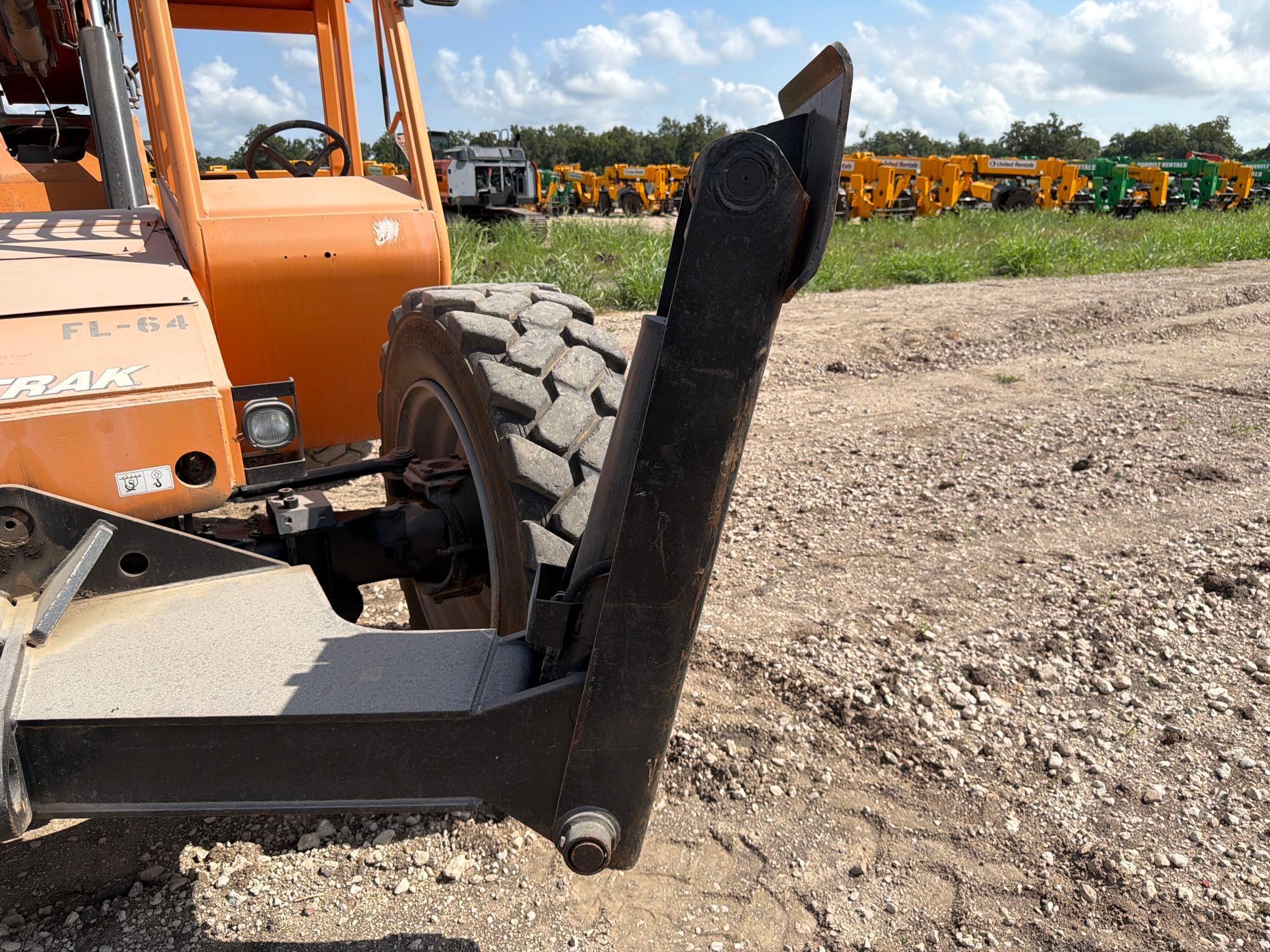 2012 JLG 10054