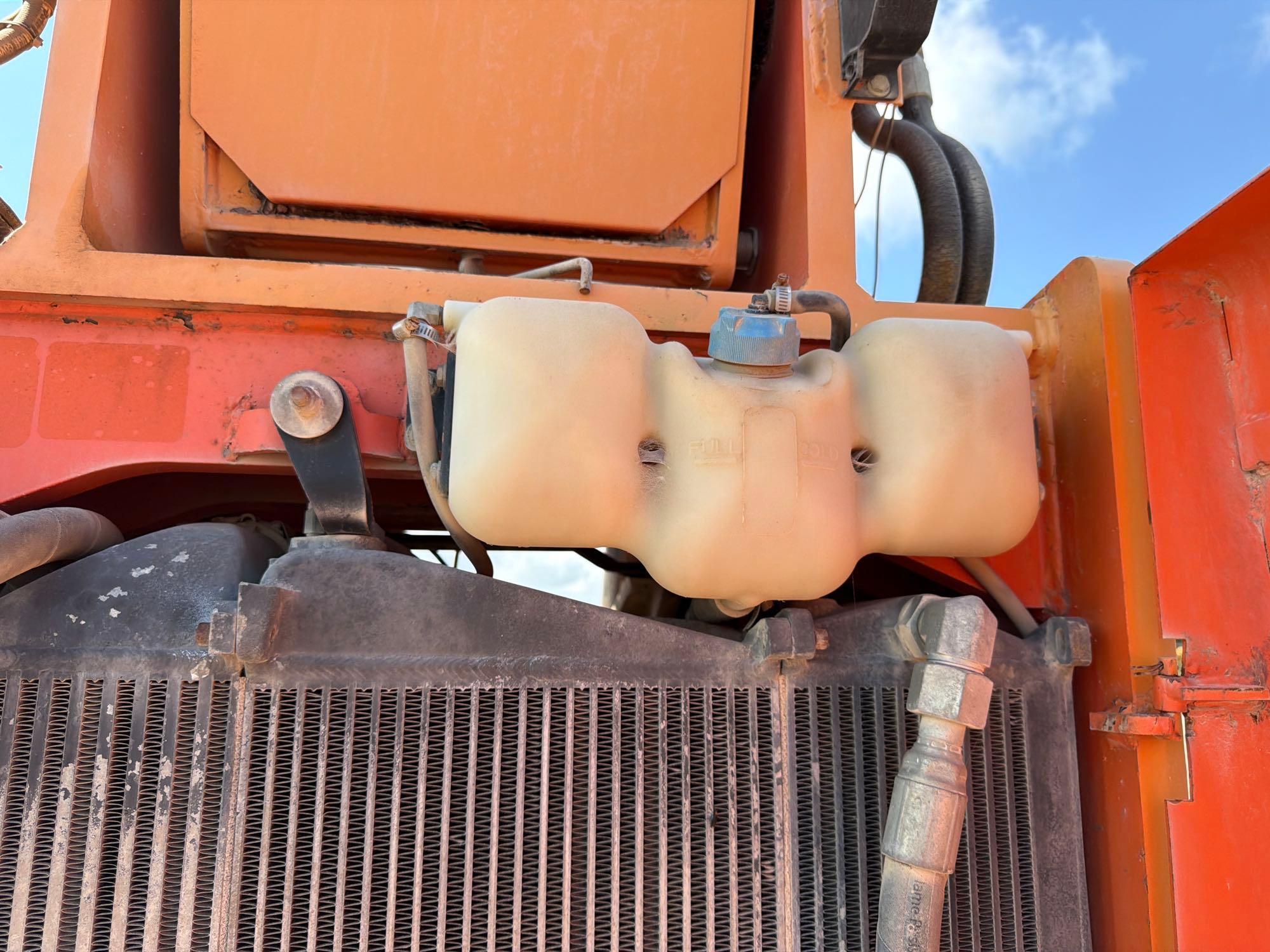 2012 JLG 10054