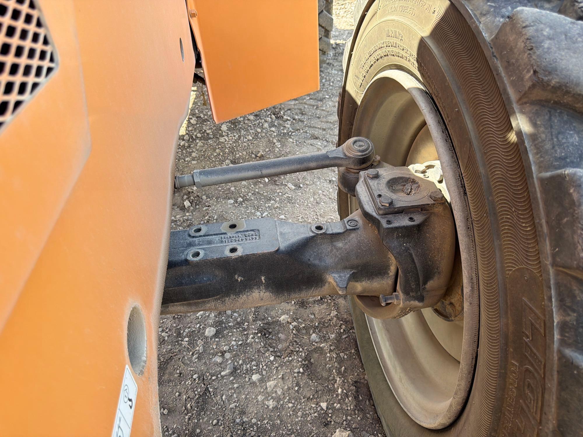 2012 JLG 10054