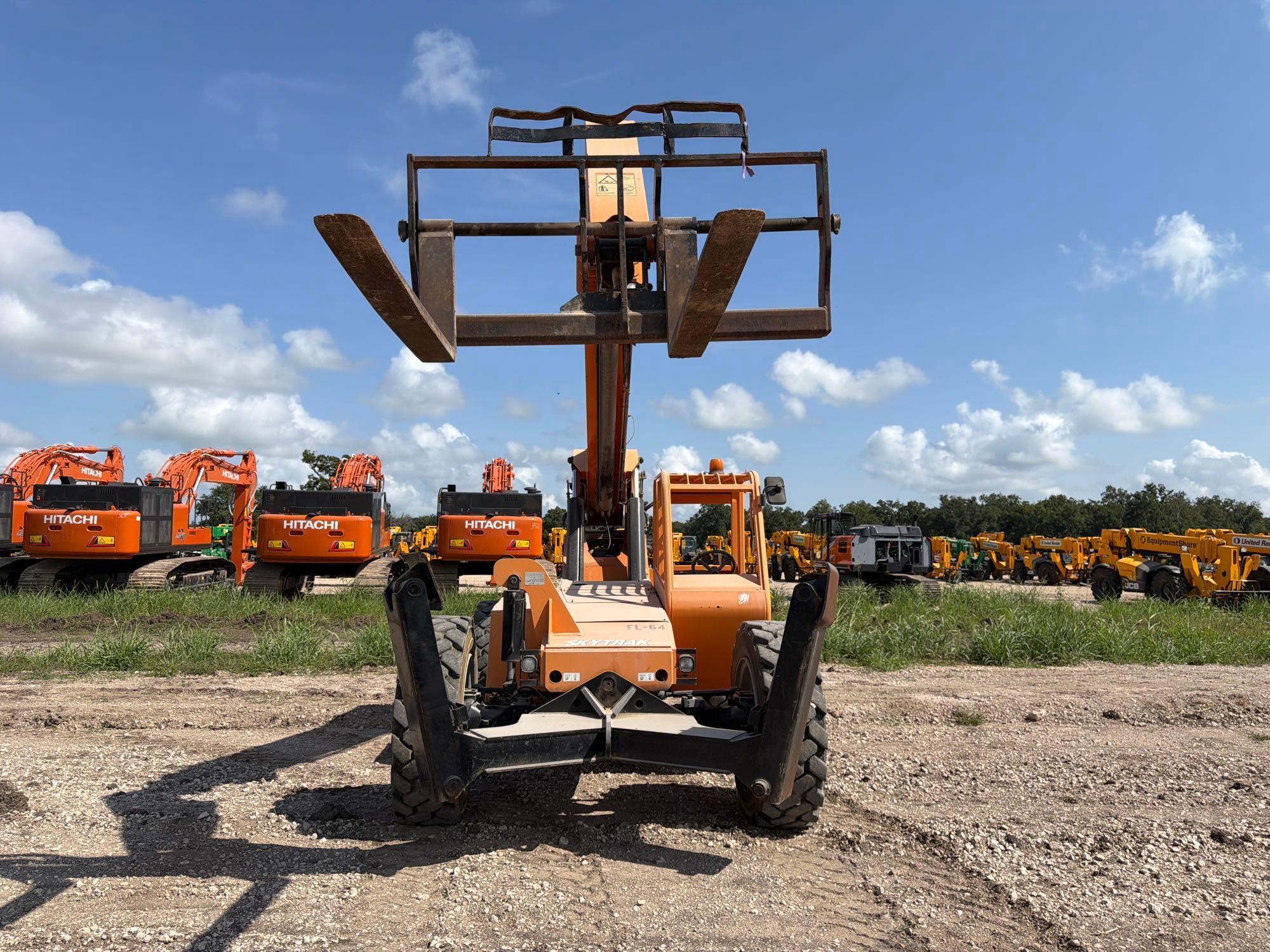 2012 JLG 10054