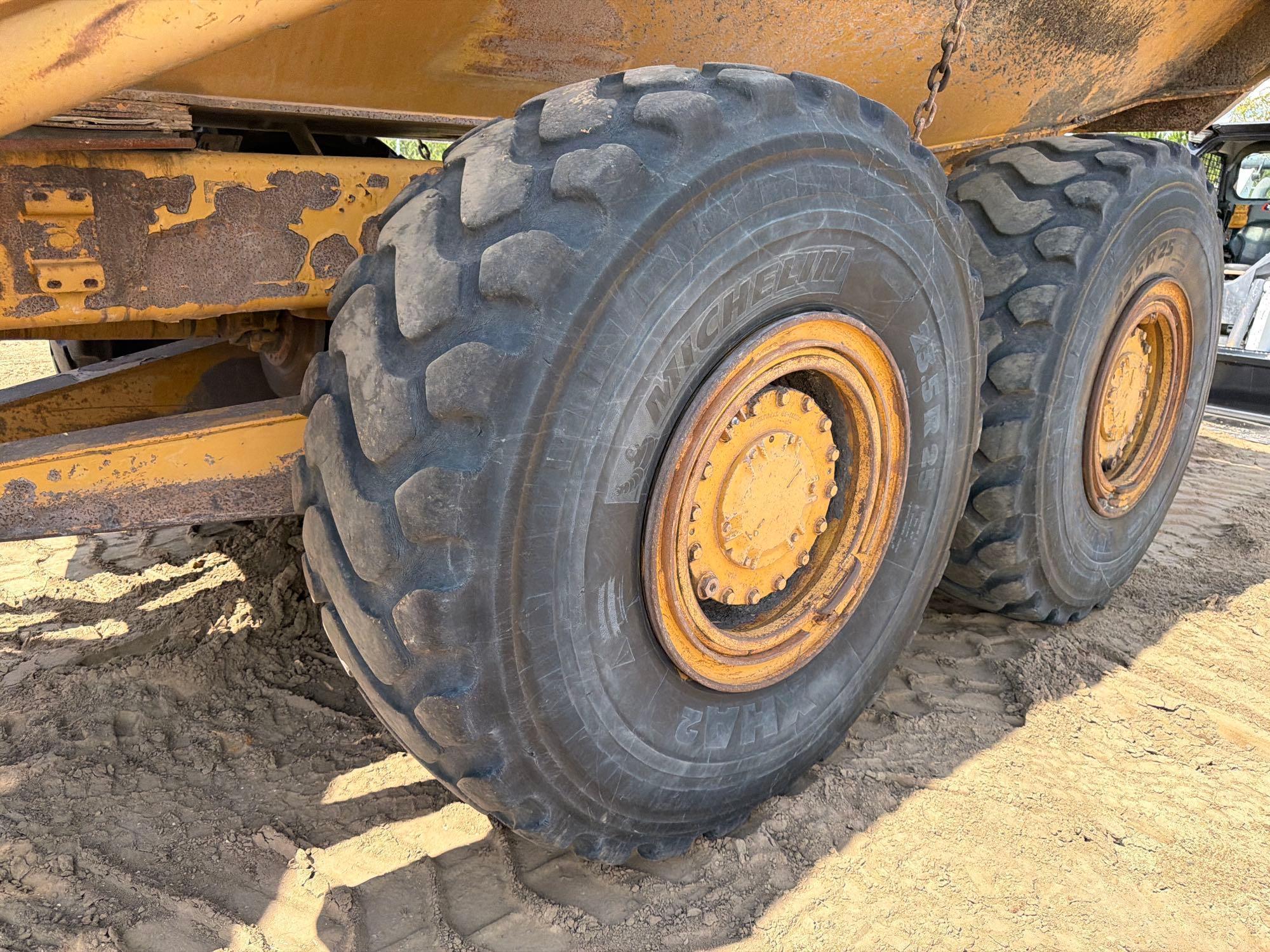 Caterpillar 725