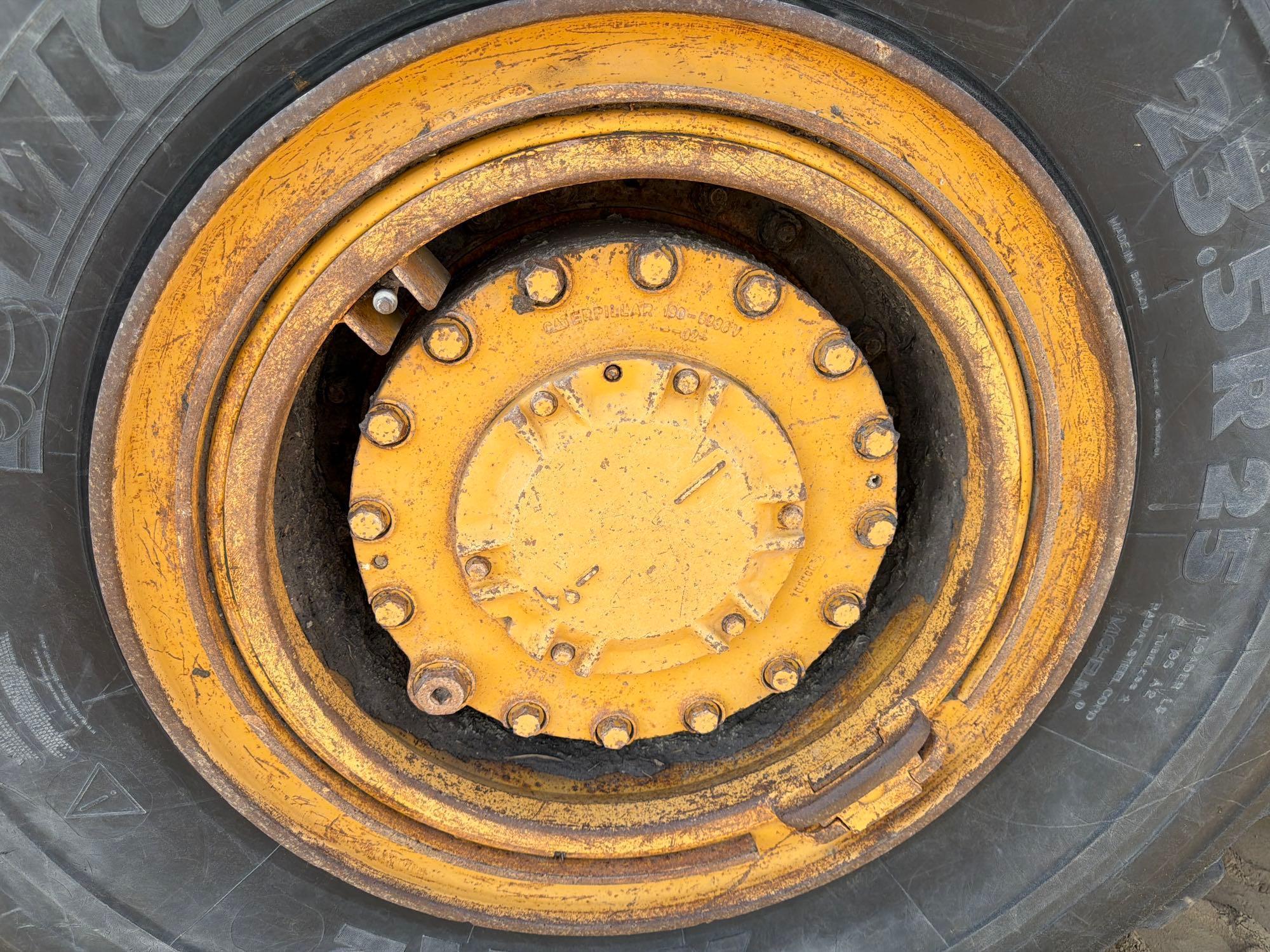 Caterpillar 725