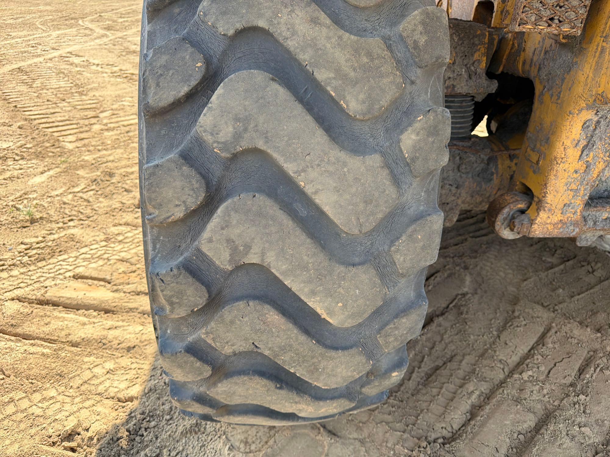 Caterpillar 725