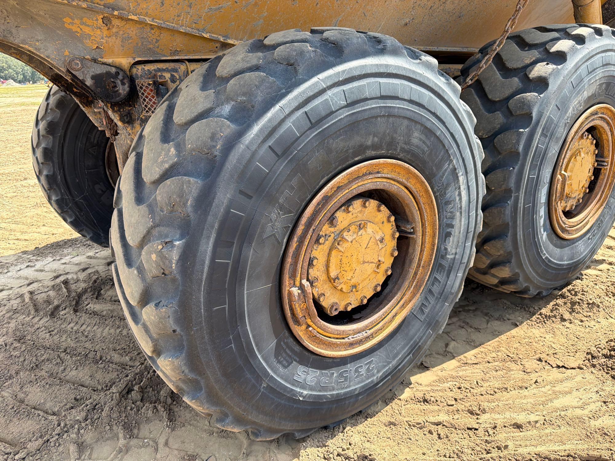 Caterpillar 725