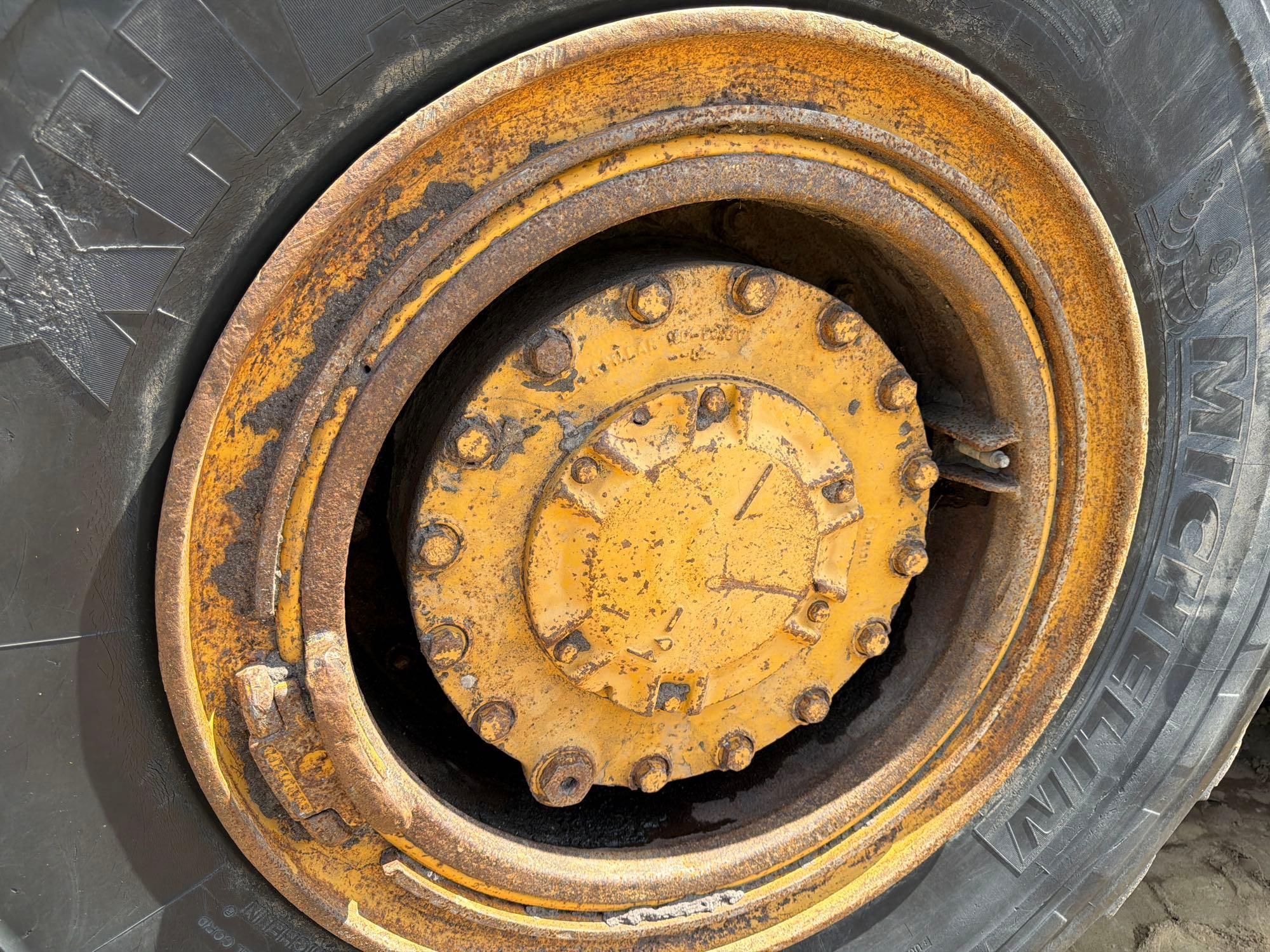Caterpillar 725