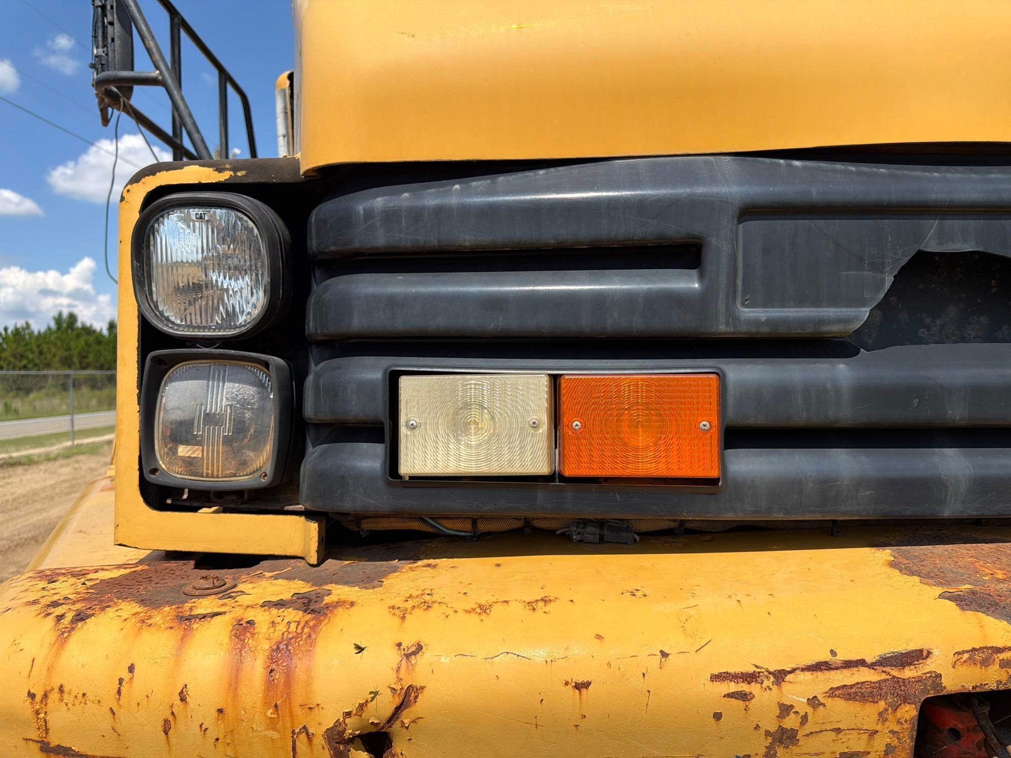 Caterpillar 725