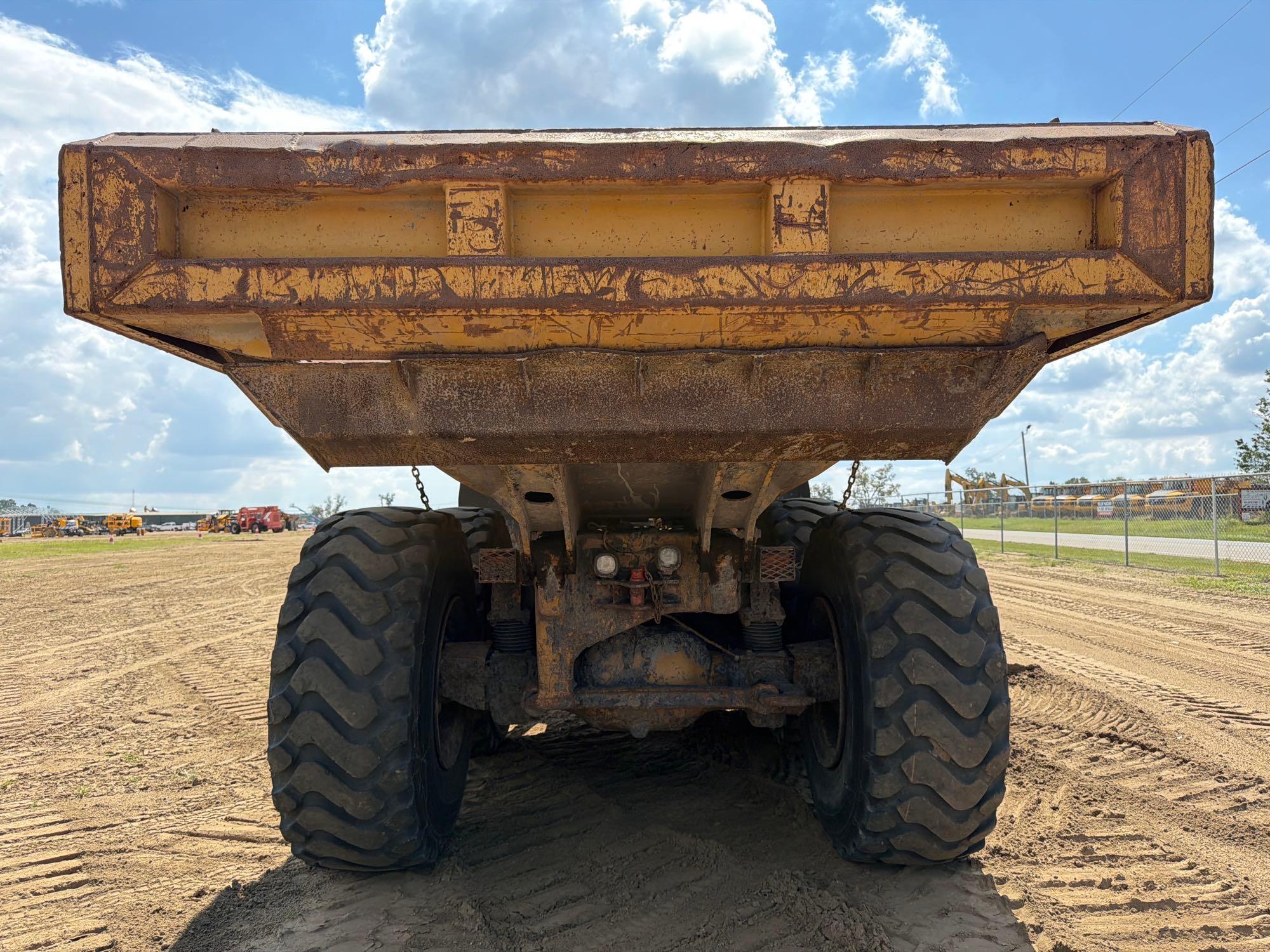 2007 Caterpillar 725