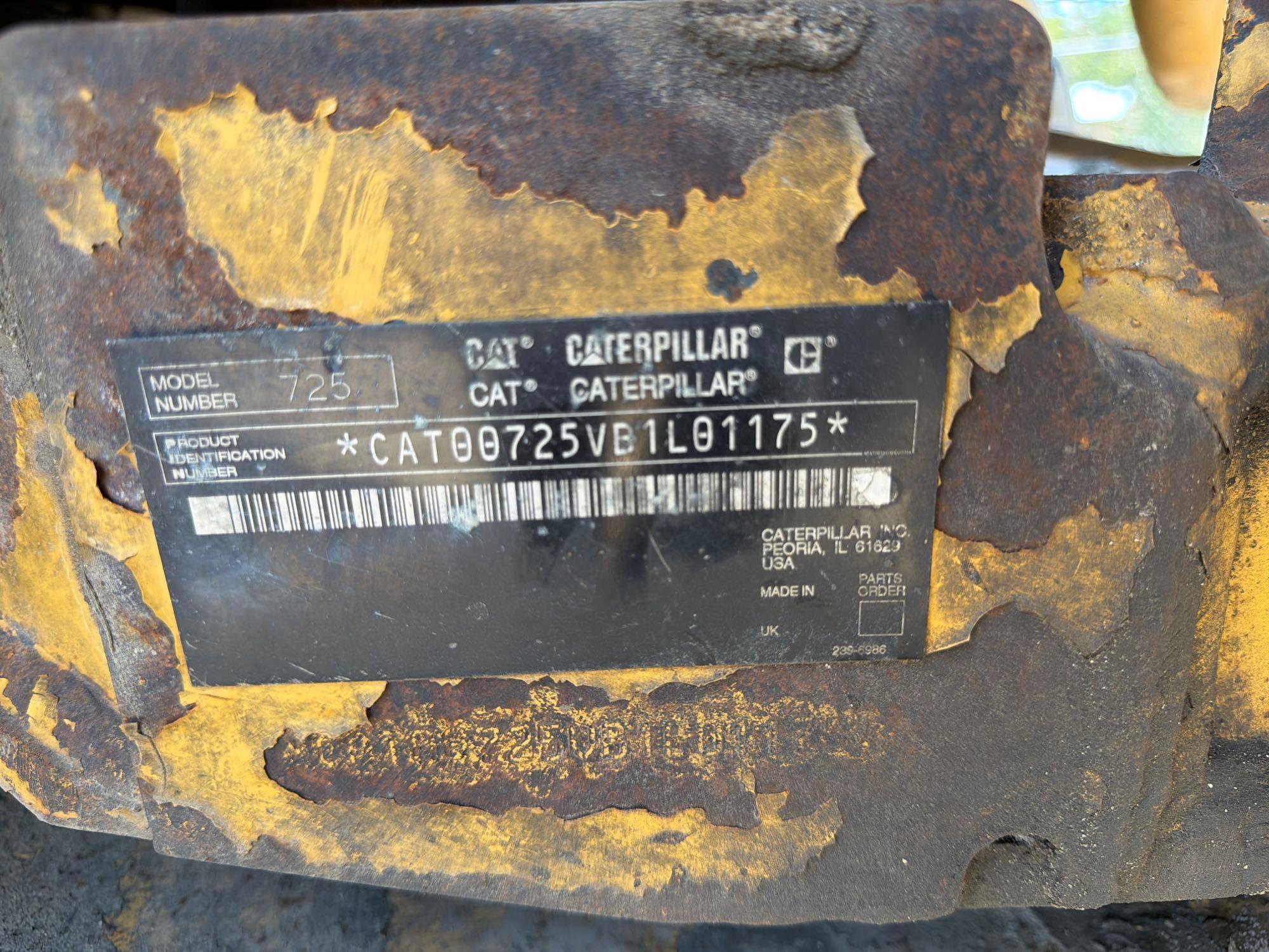 Caterpillar 725