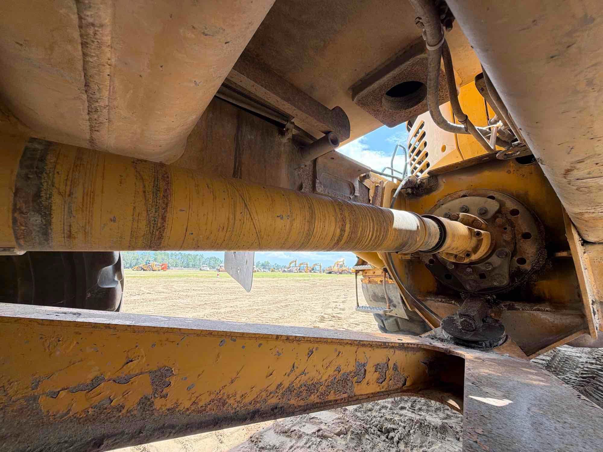 2007 Caterpillar 725