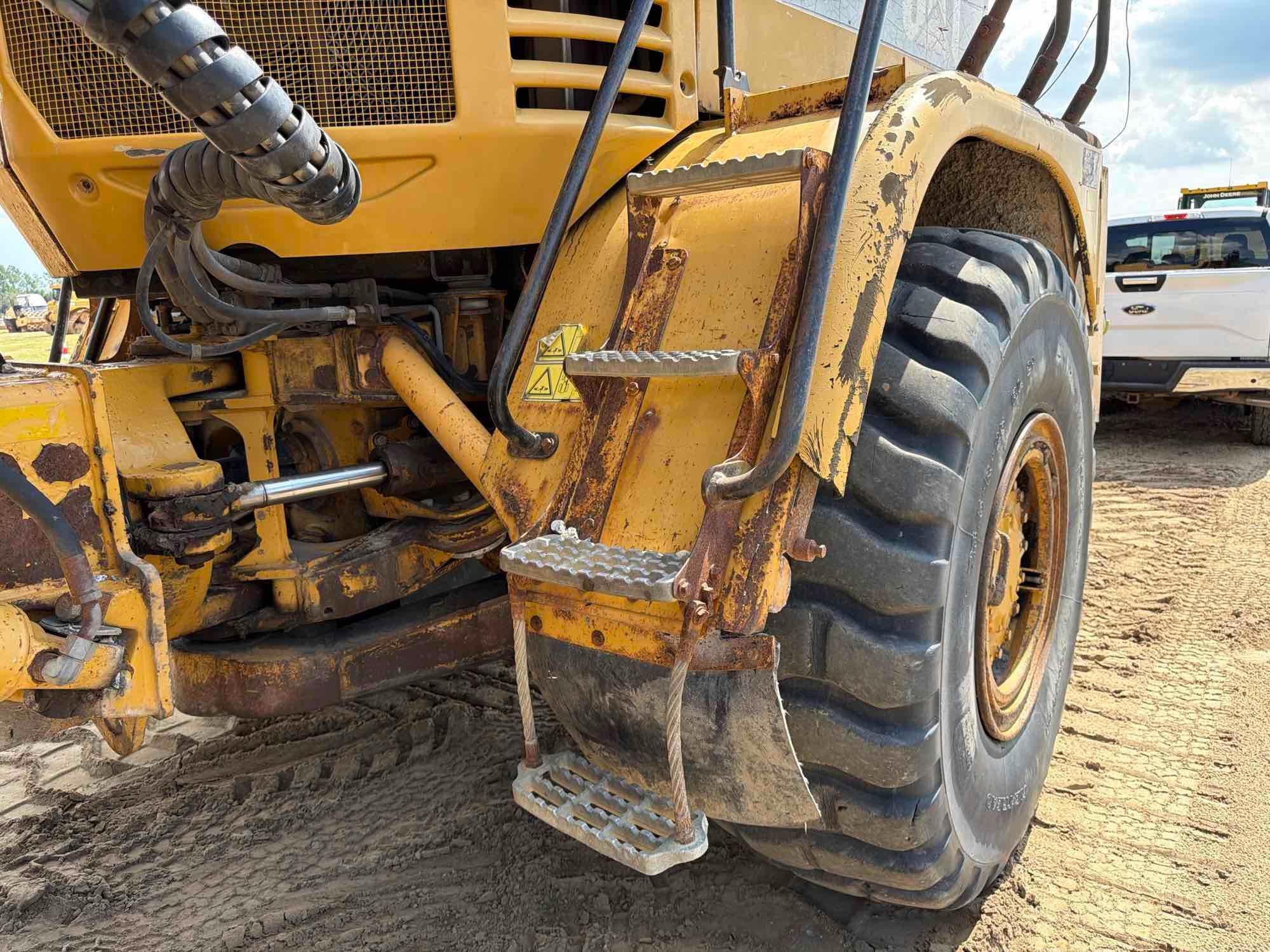 Caterpillar 725
