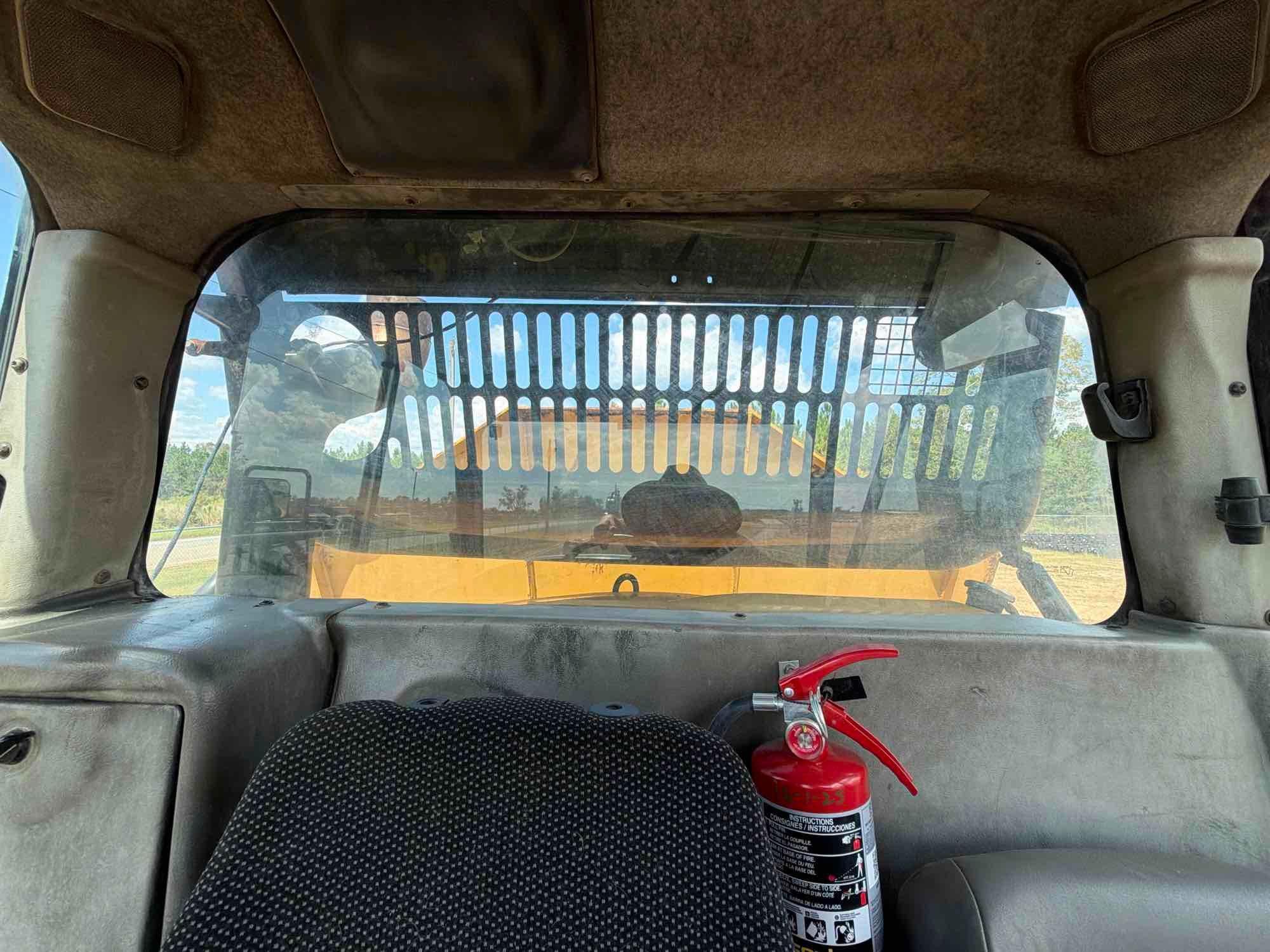 Caterpillar 725
