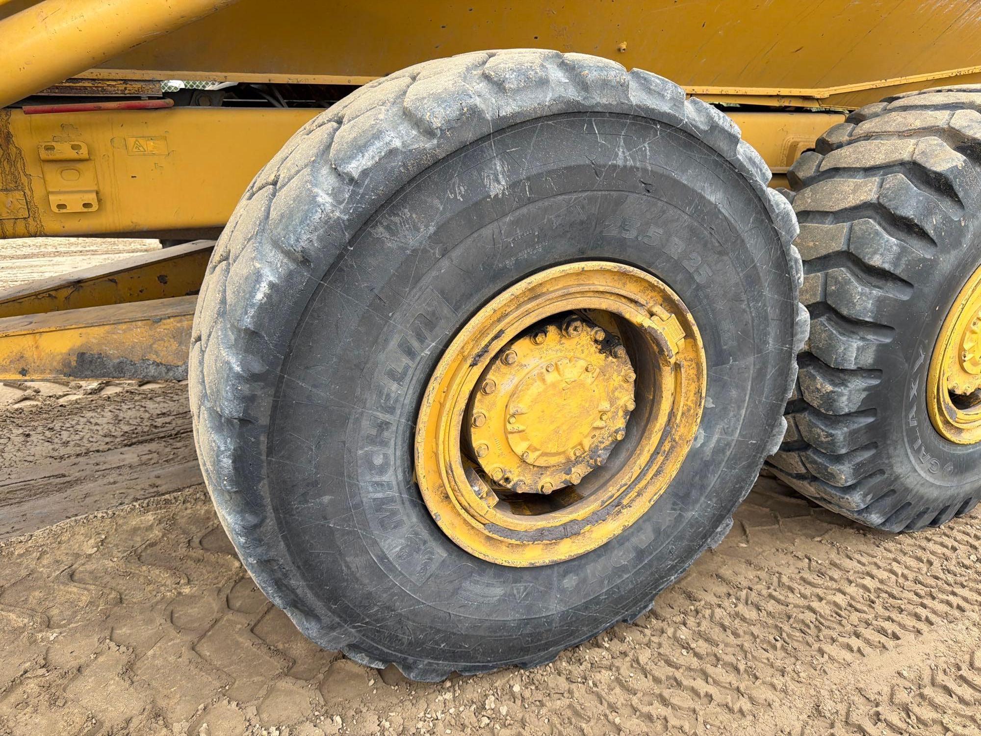 Caterpillar 725