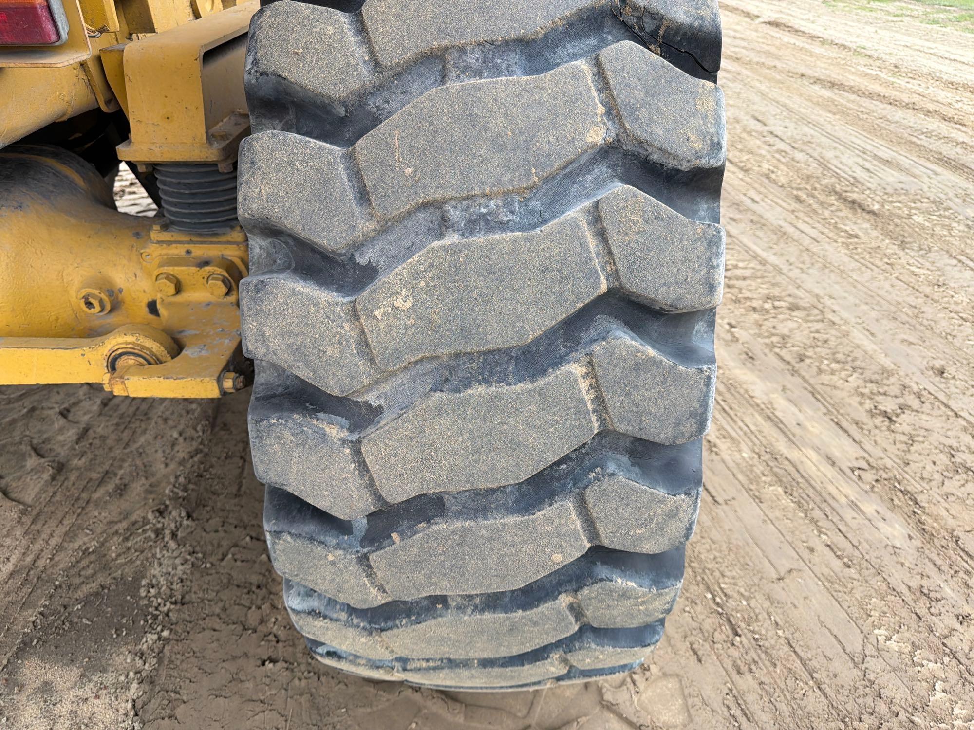 Caterpillar 725