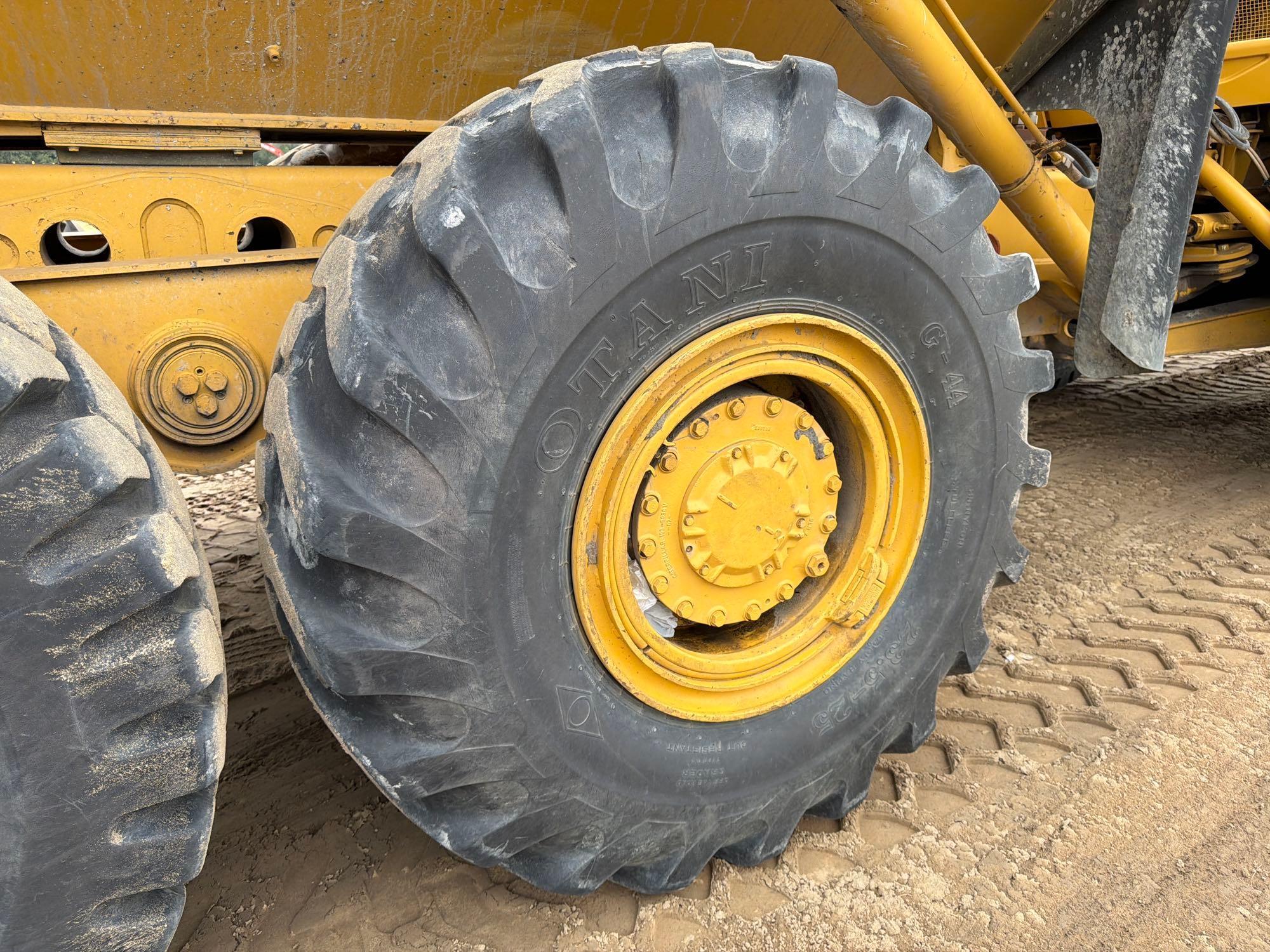Caterpillar 725