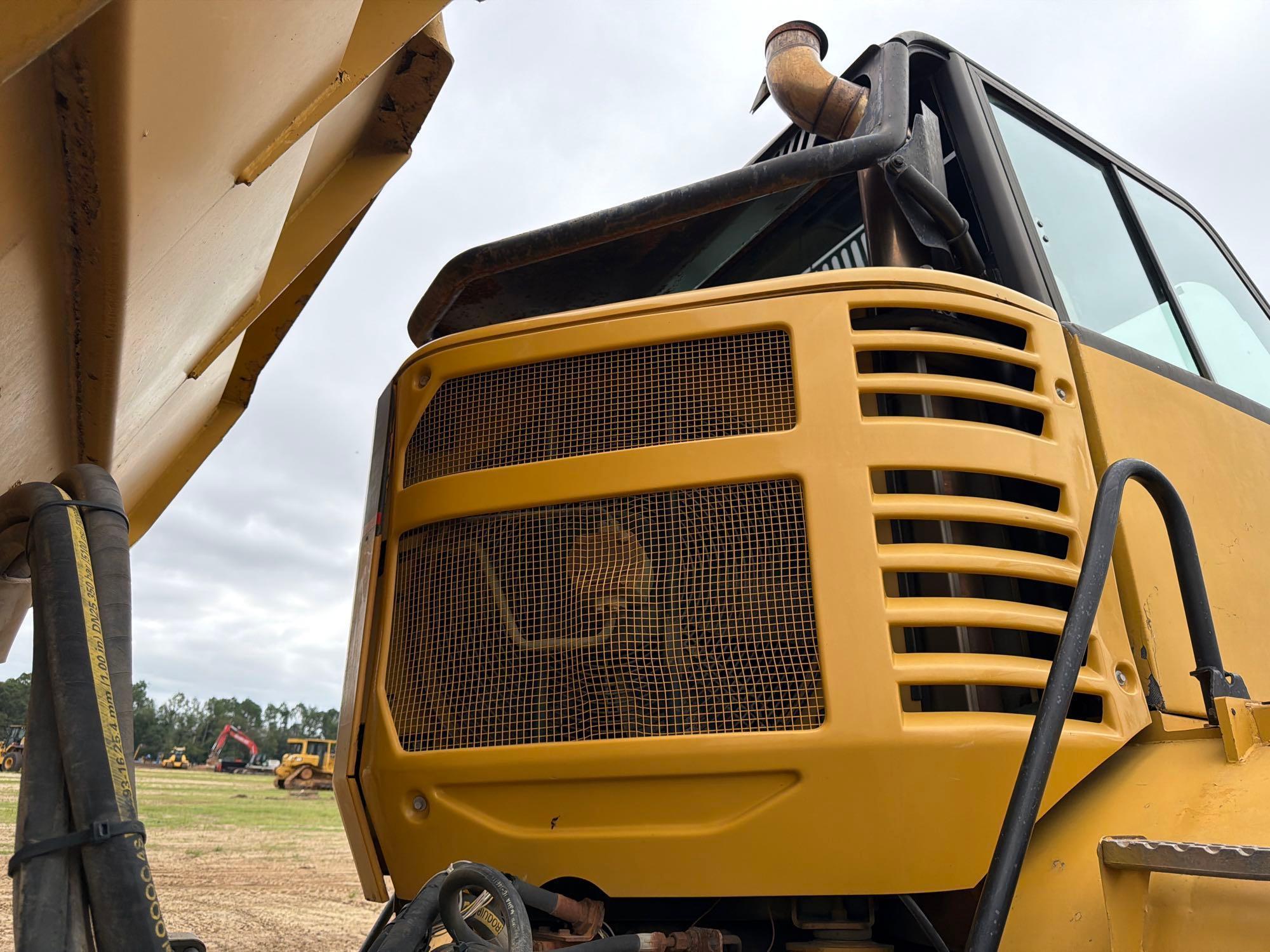 Caterpillar 725