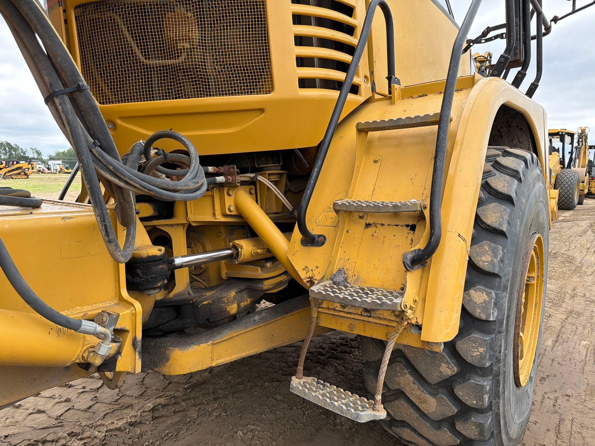 Caterpillar 725