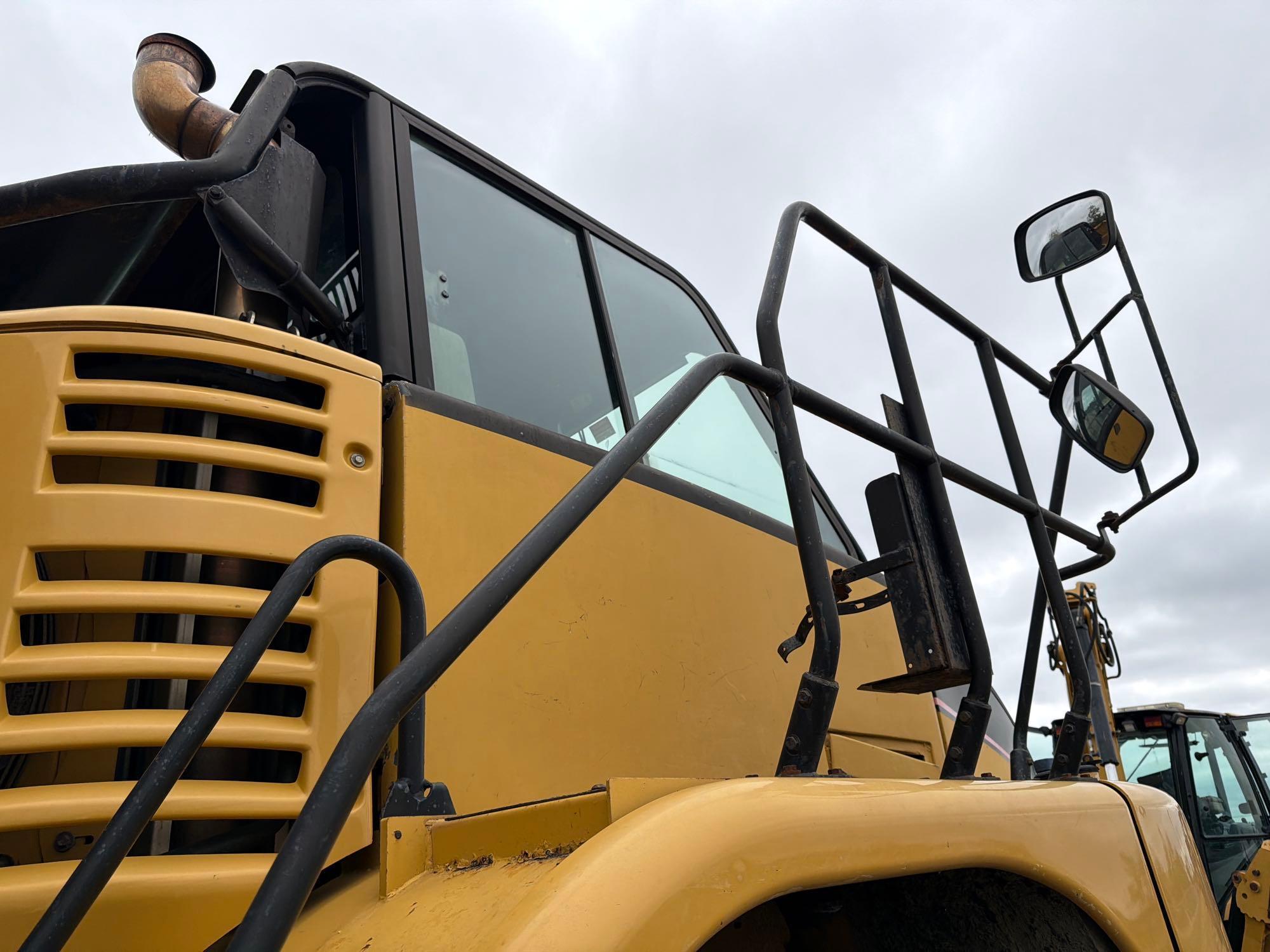 Caterpillar 725