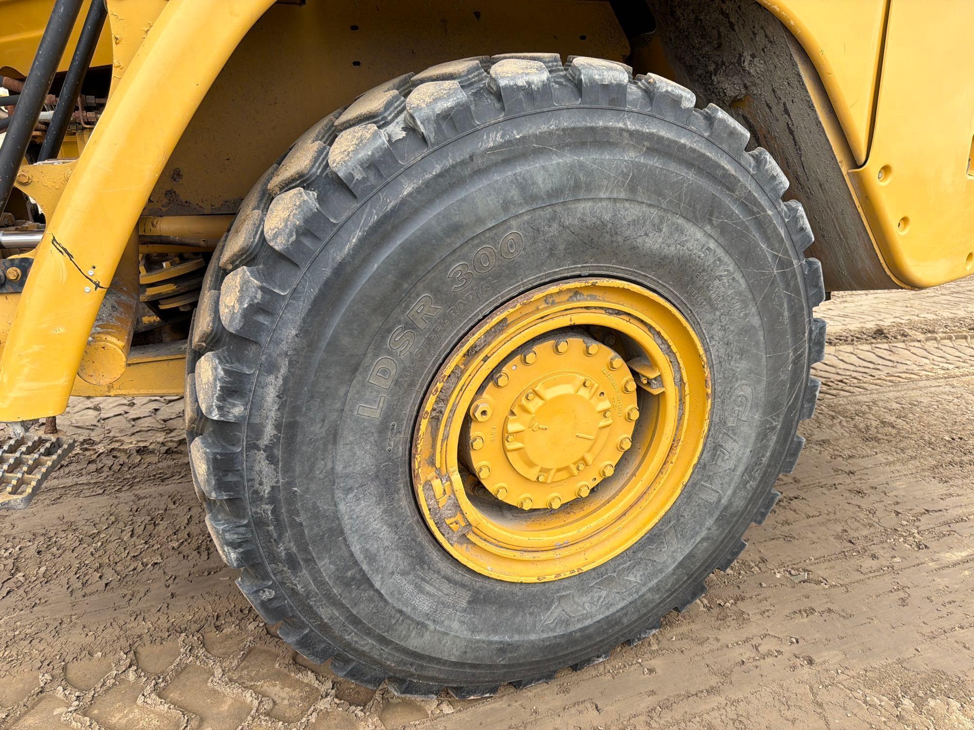 Caterpillar 725