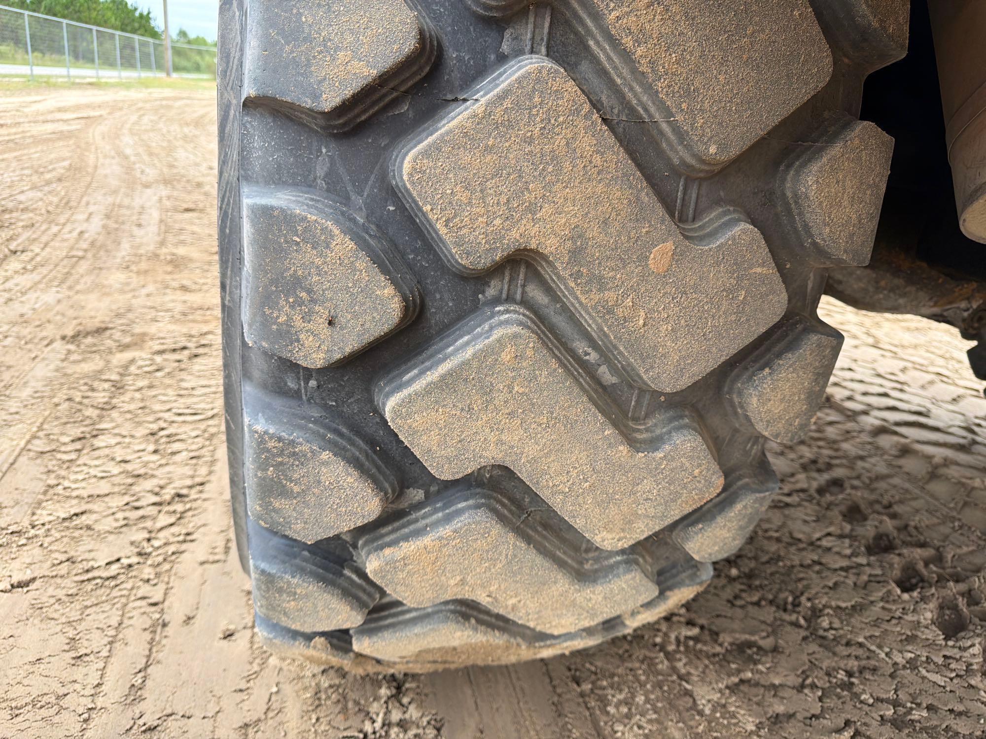 Caterpillar 725