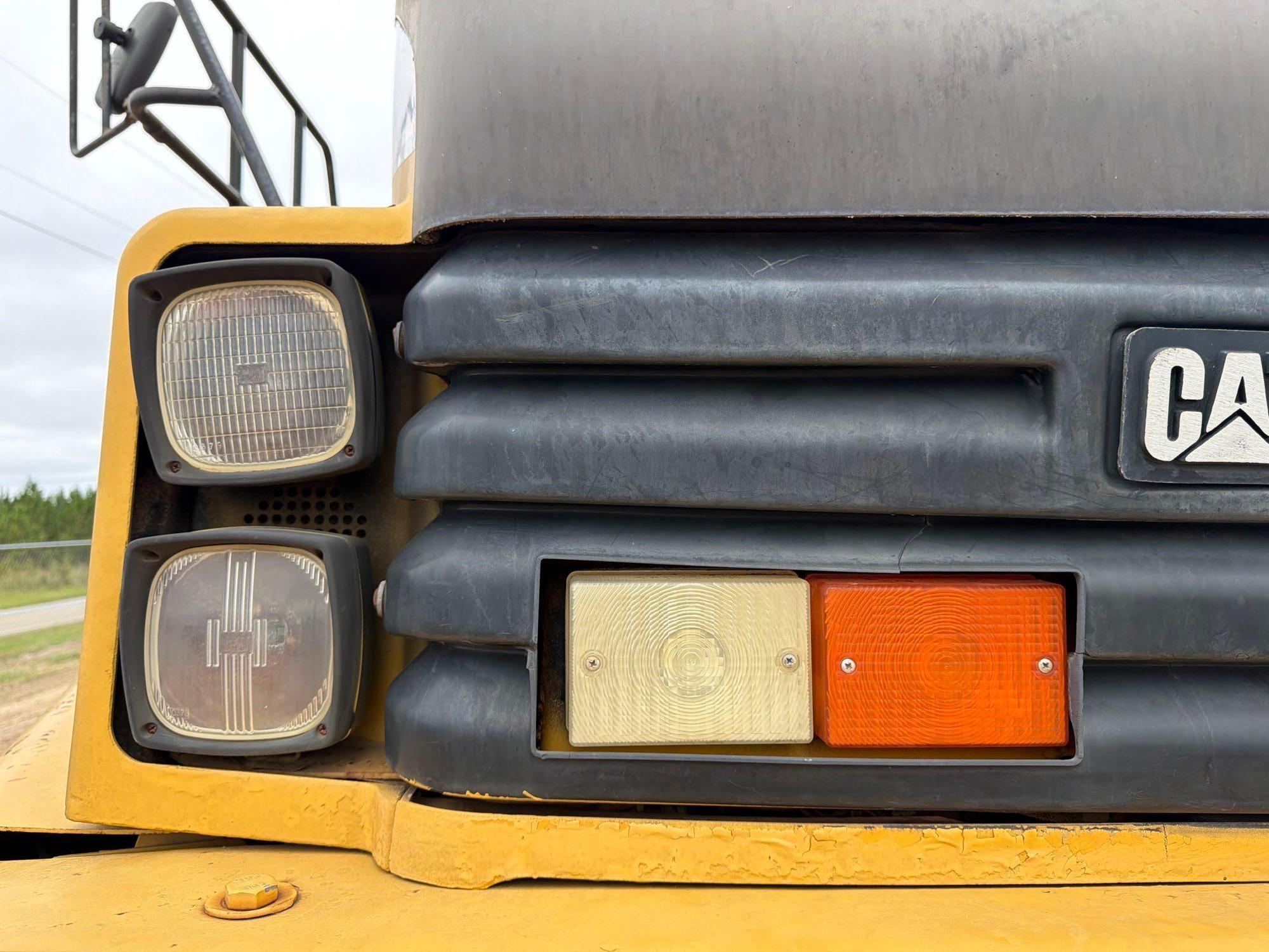Caterpillar 725
