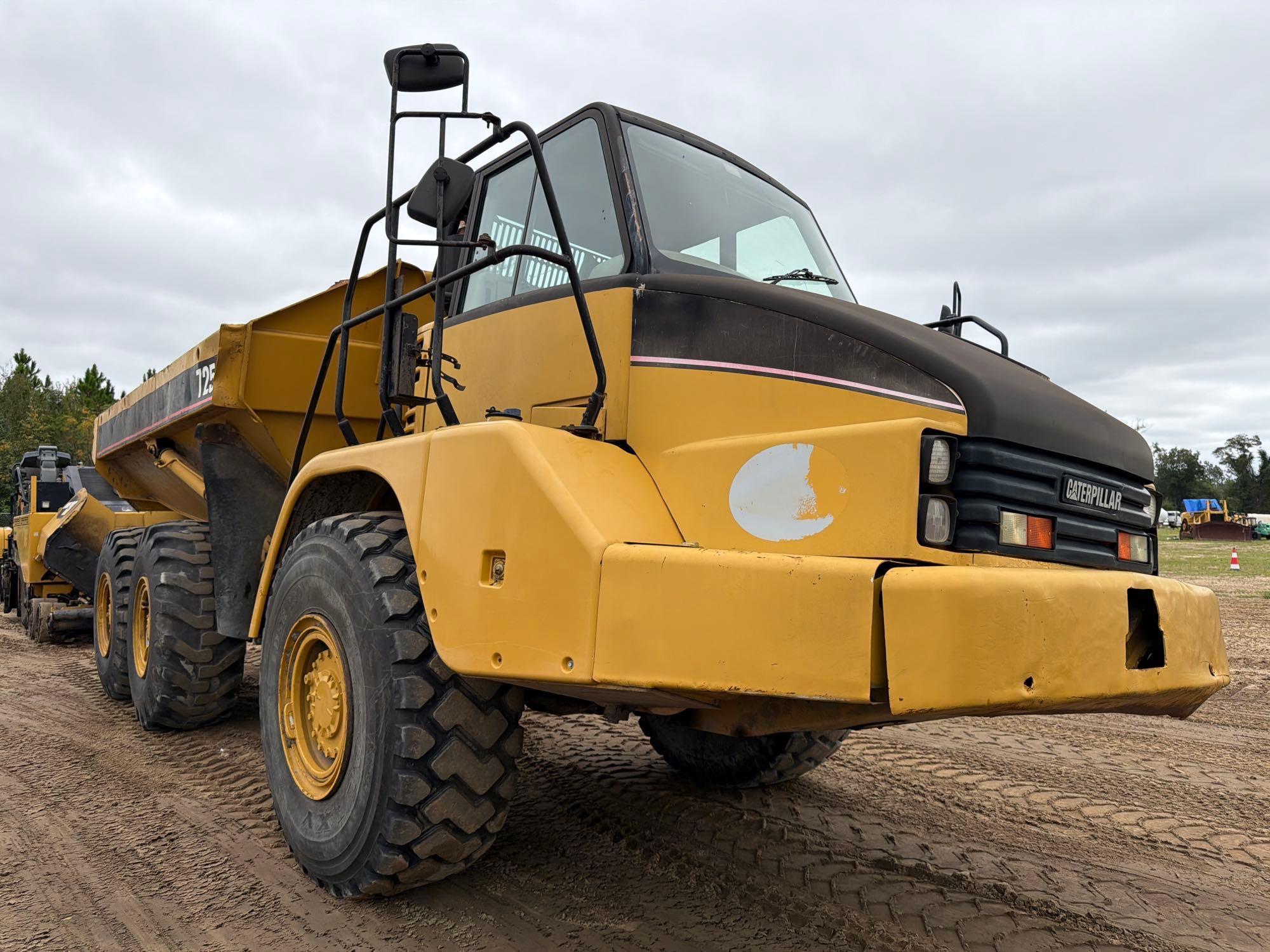 Caterpillar 725