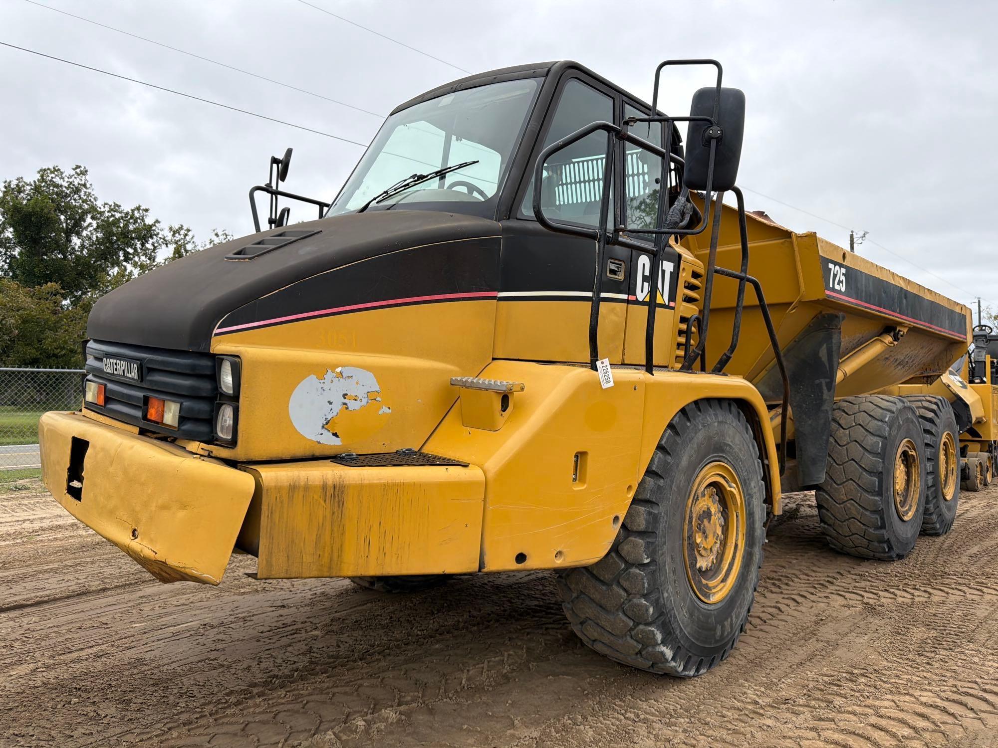 Caterpillar 725