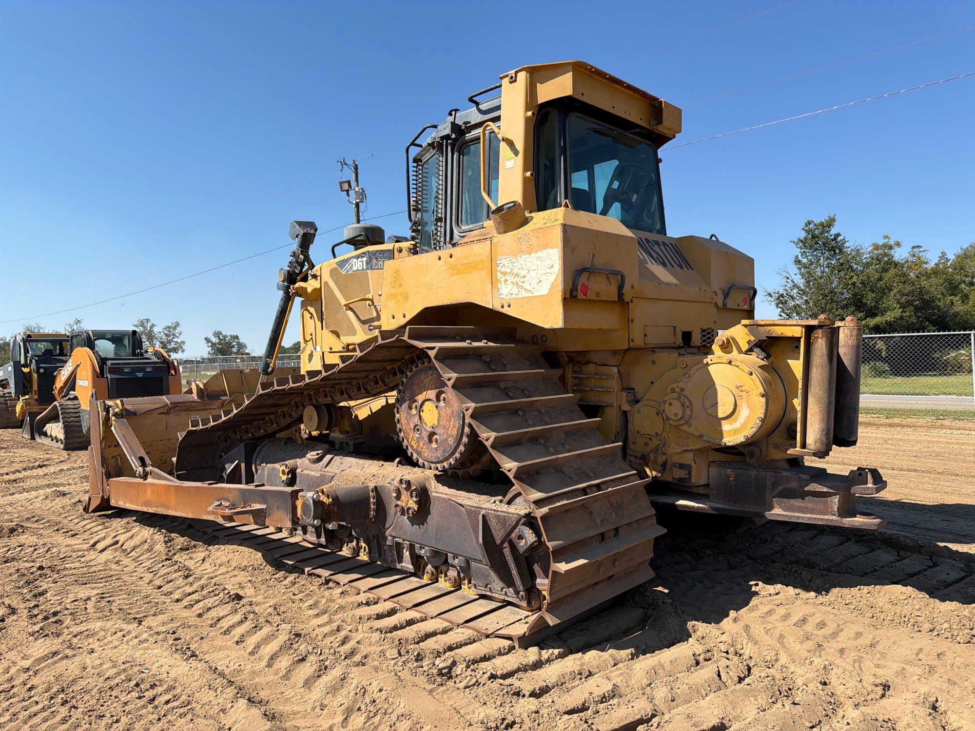 Caterpillar D6T