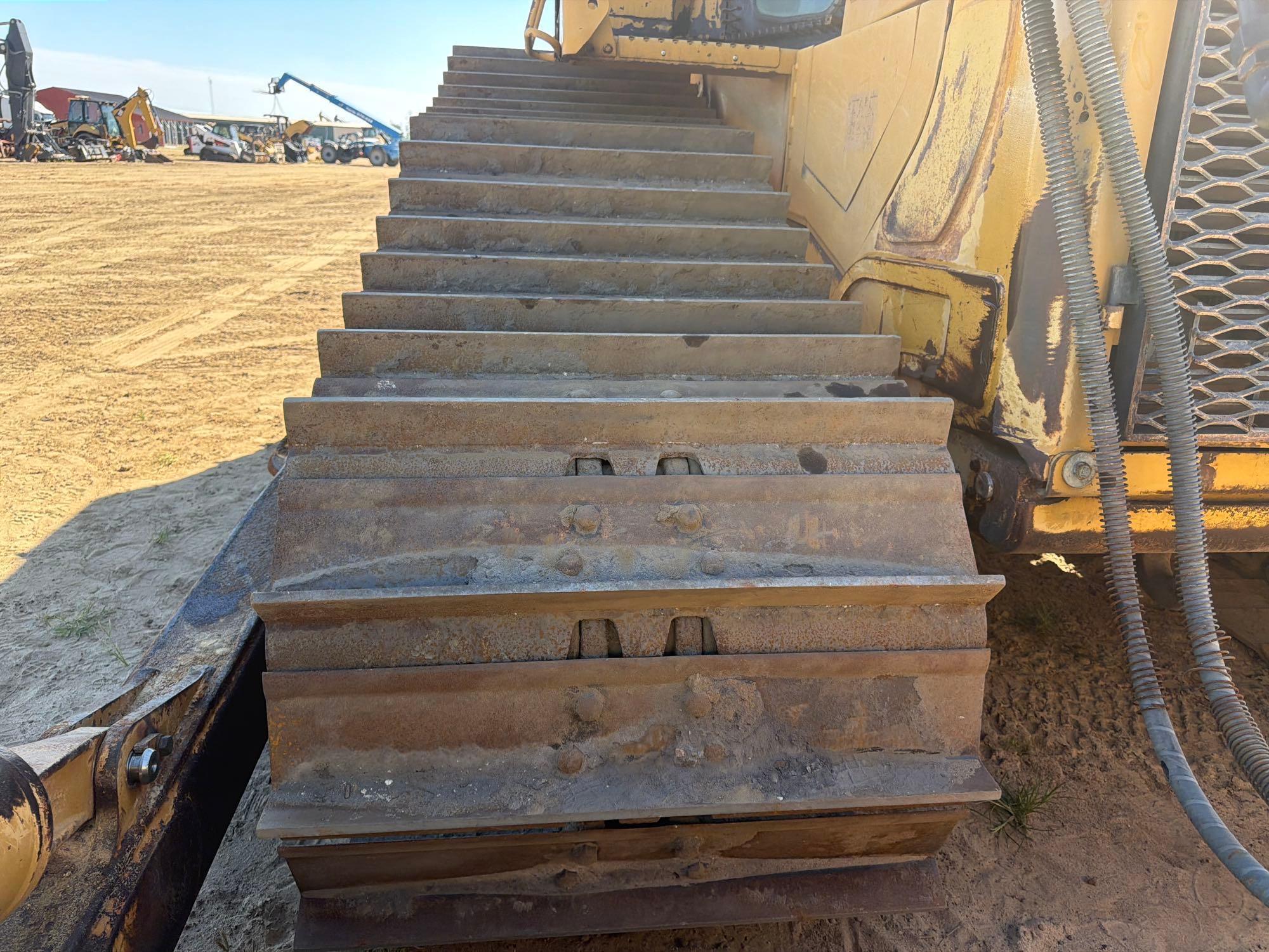 Caterpillar D6T