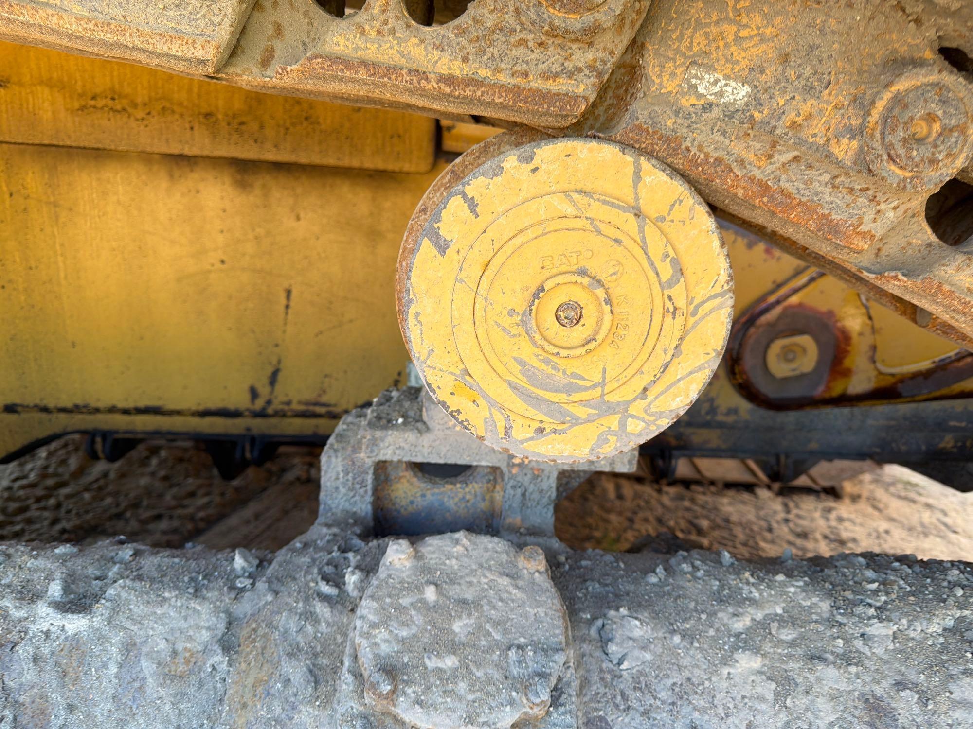 Caterpillar D6T