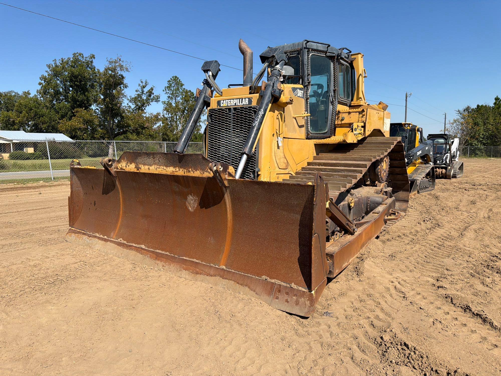 Caterpillar D6T