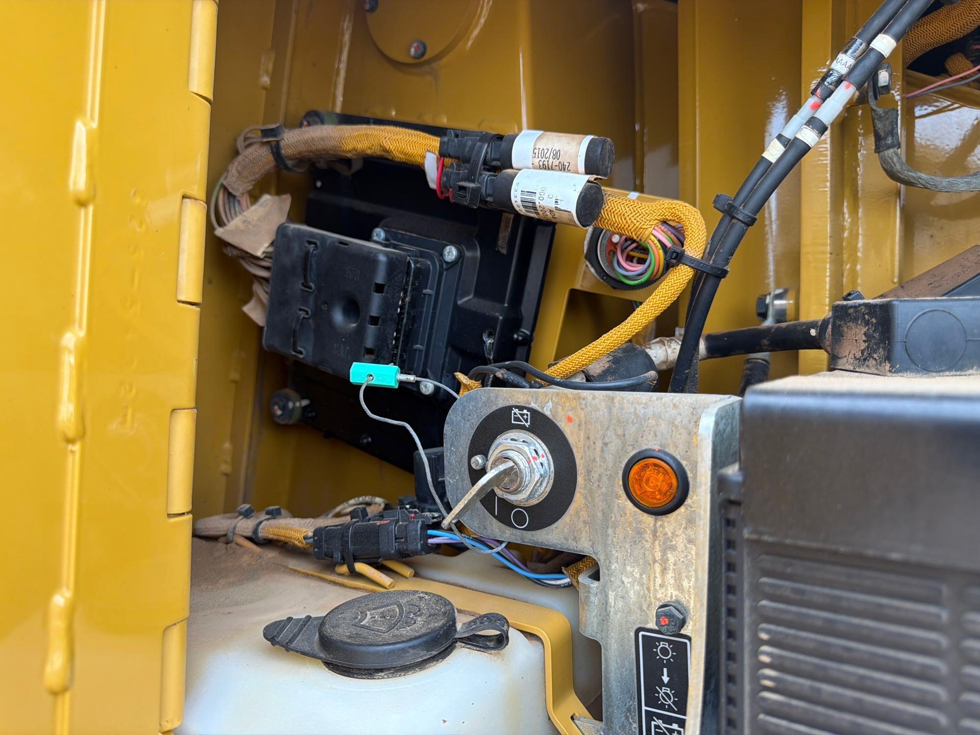 2016 John Deere D6K2