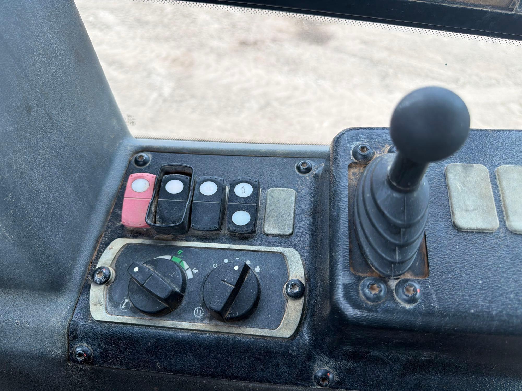 2016 John Deere D6K2