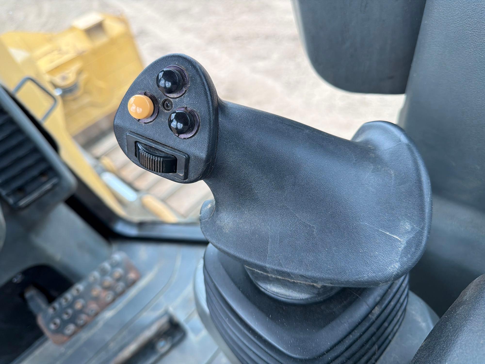2016 John Deere D6K2