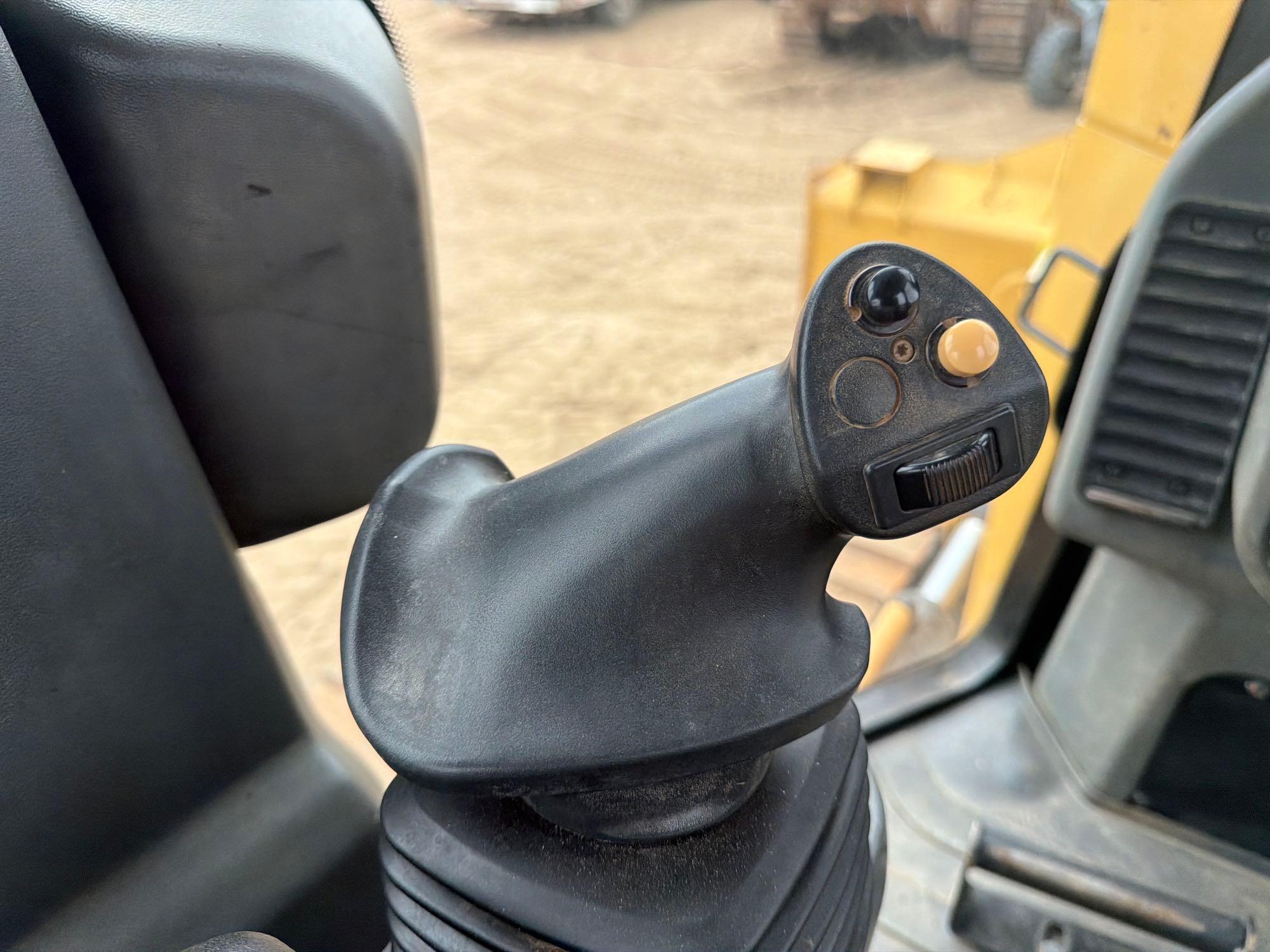 2016 John Deere D6K2