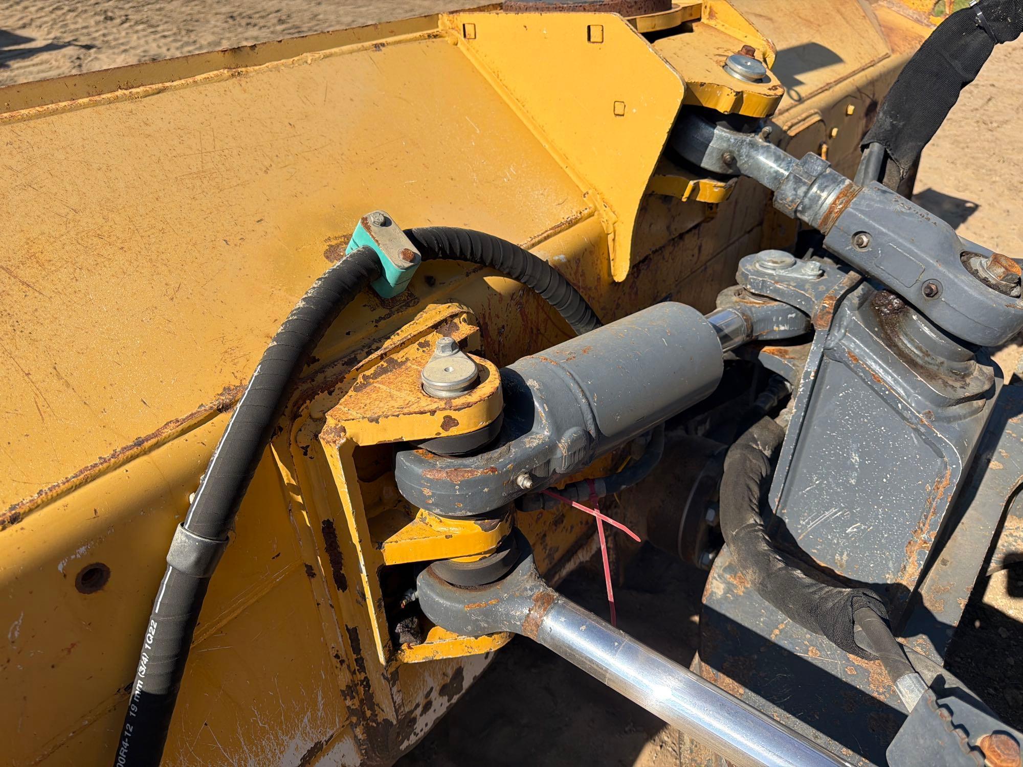John Deere 650K LGP