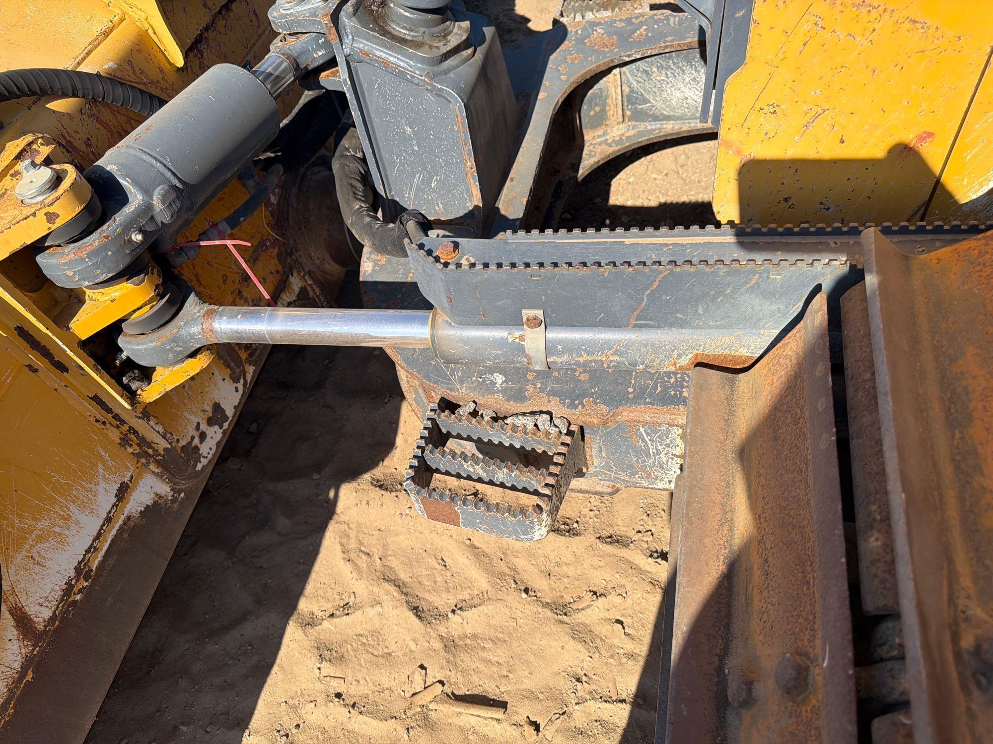 John Deere 650K LGP
