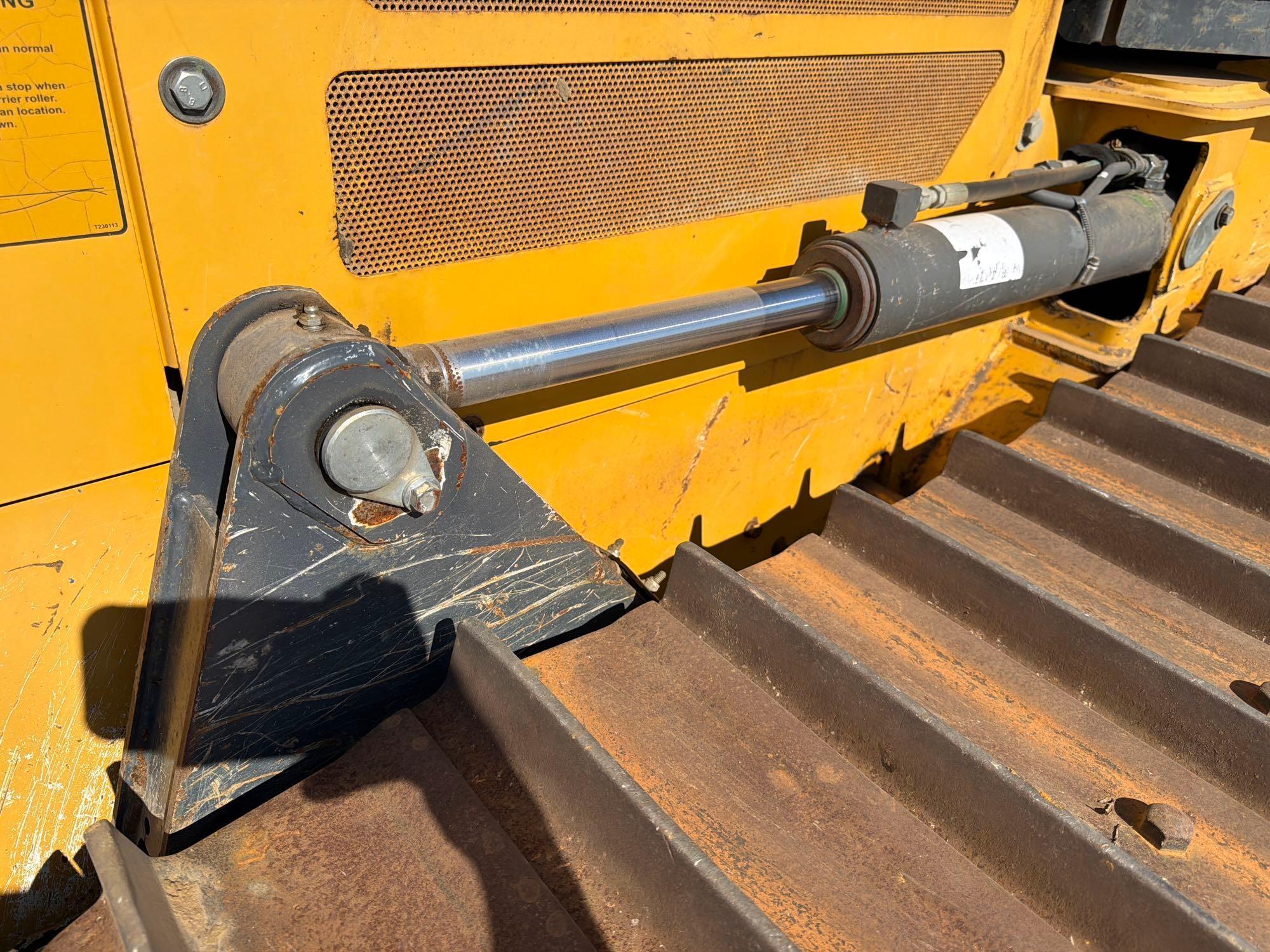 John Deere 650K LGP