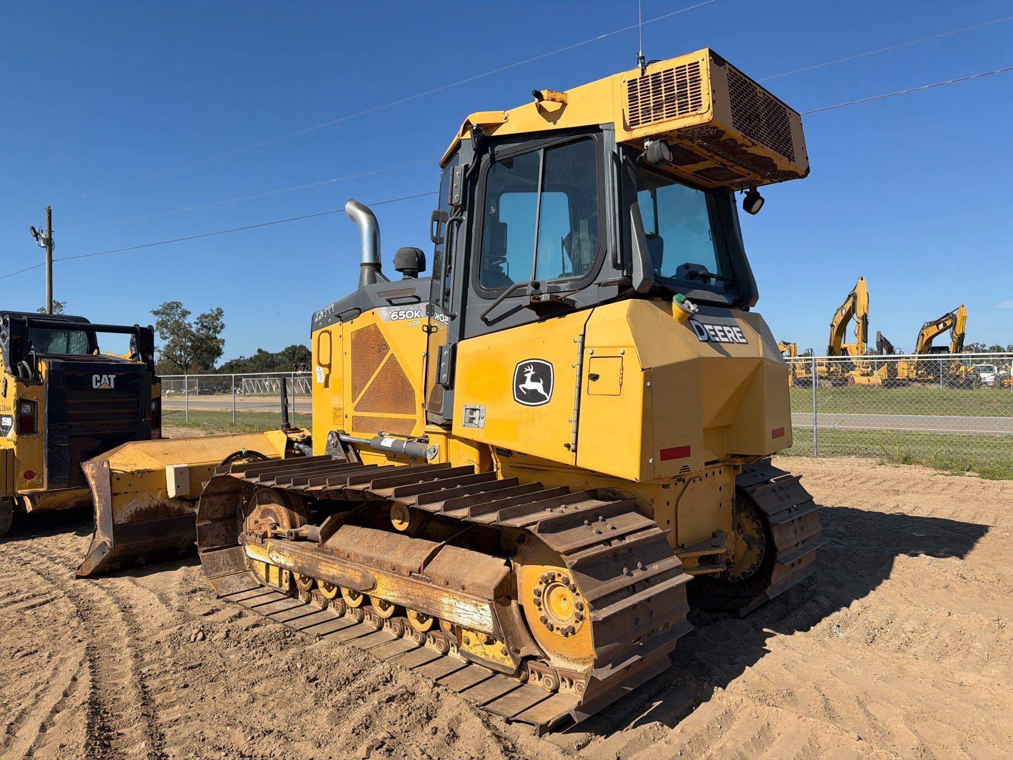 John Deere 650K LGP