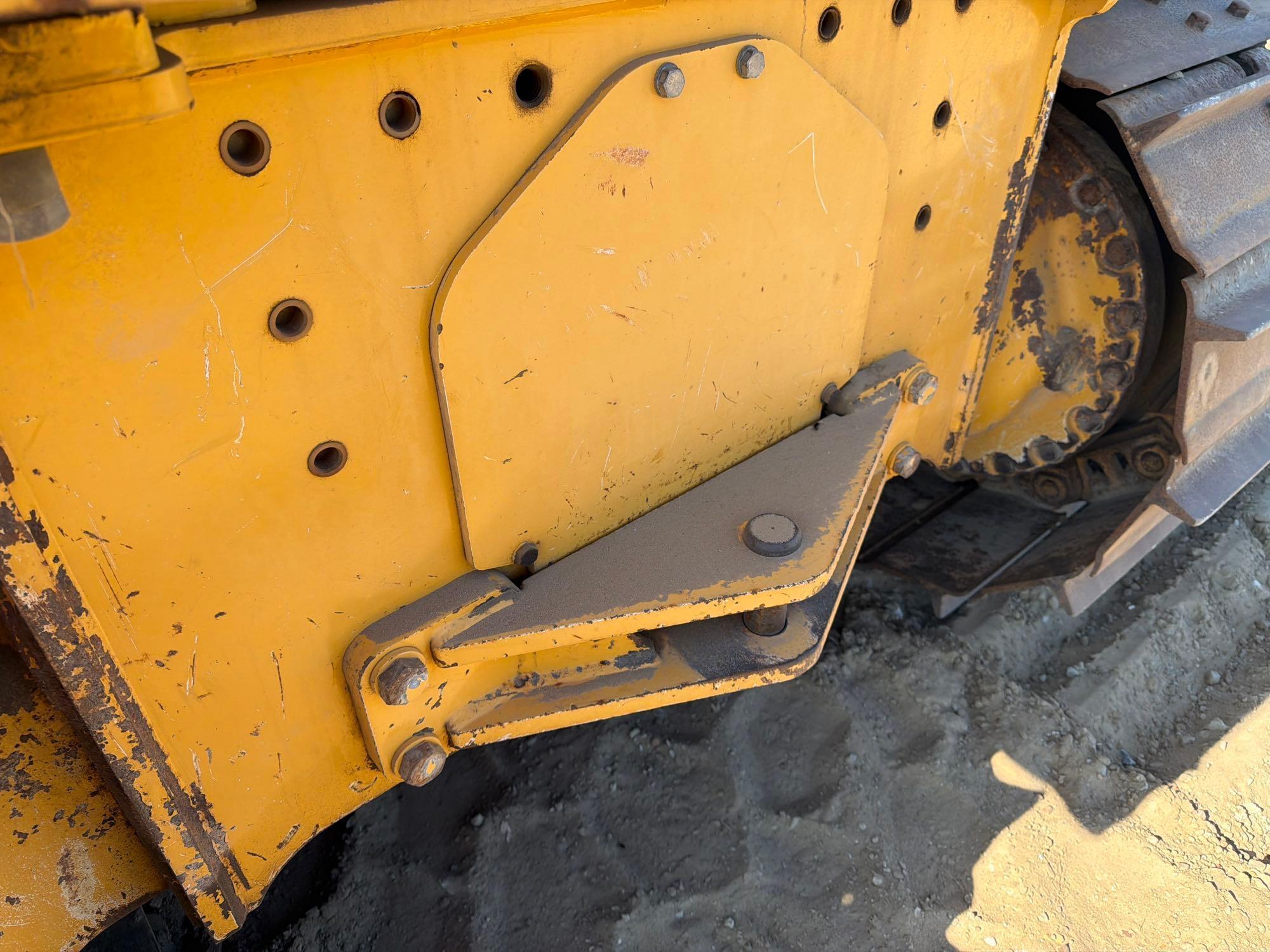 John Deere 650K LGP