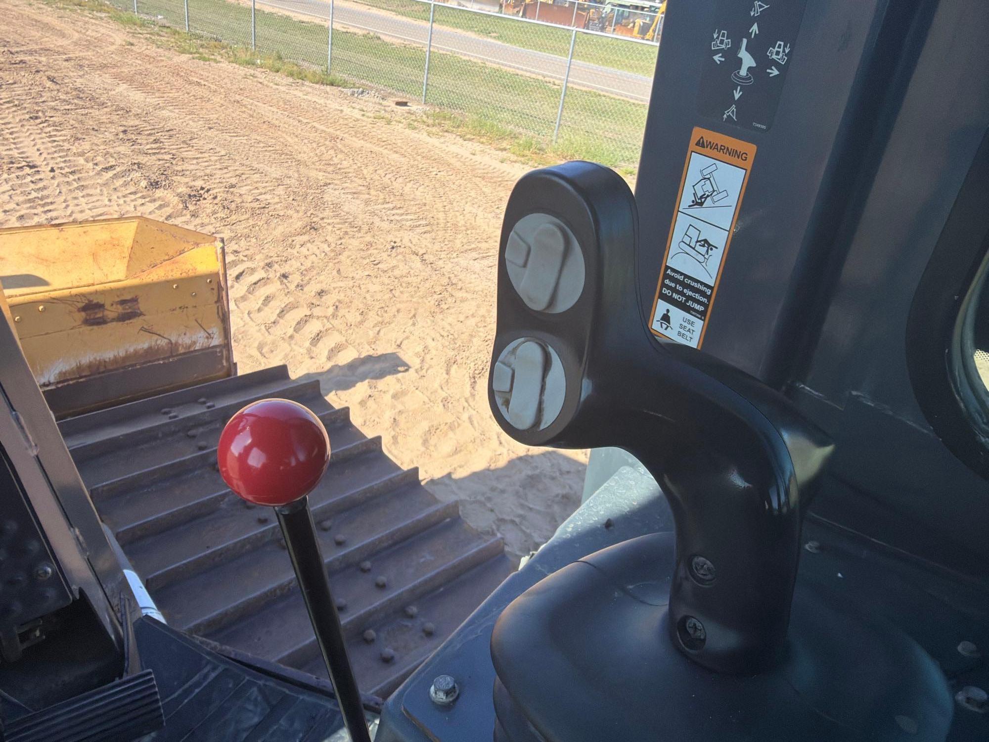 John Deere 650K LGP