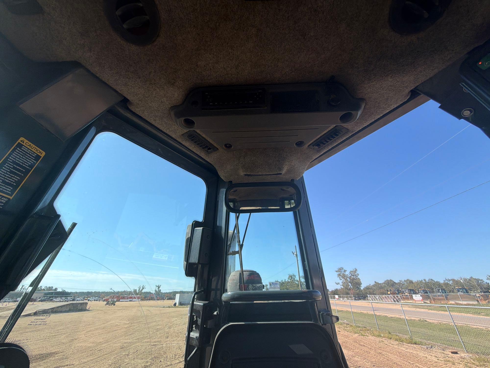 John Deere 650K LGP